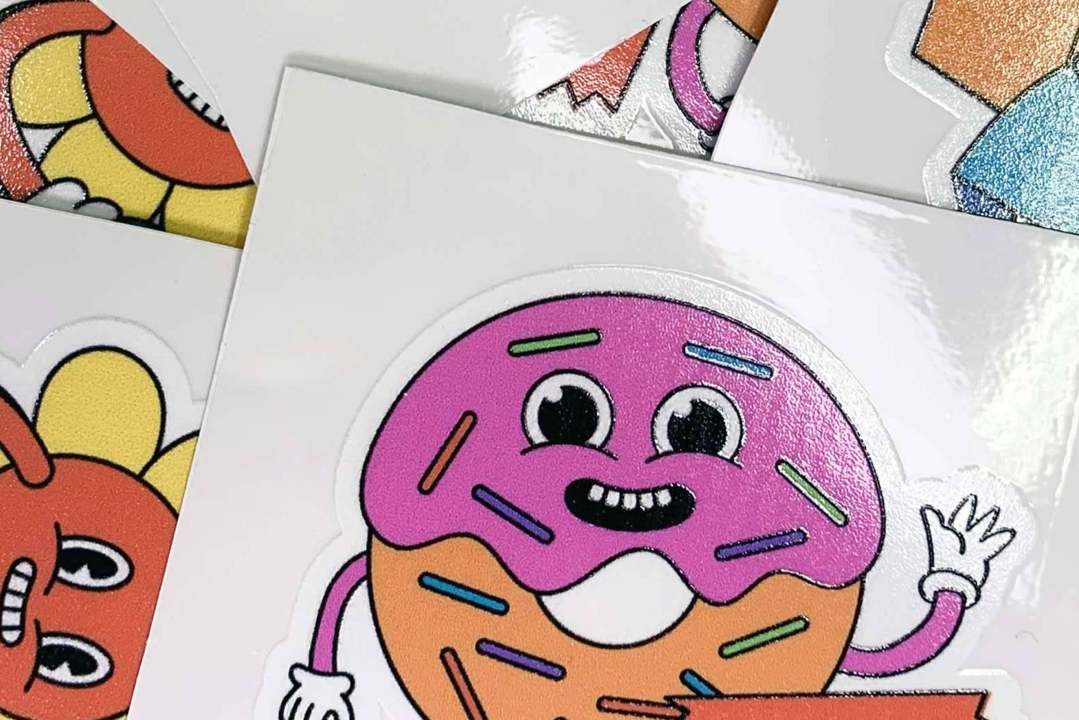 DTF Barcelona, especialistas en servicios de impresión de pegatinas personalizada