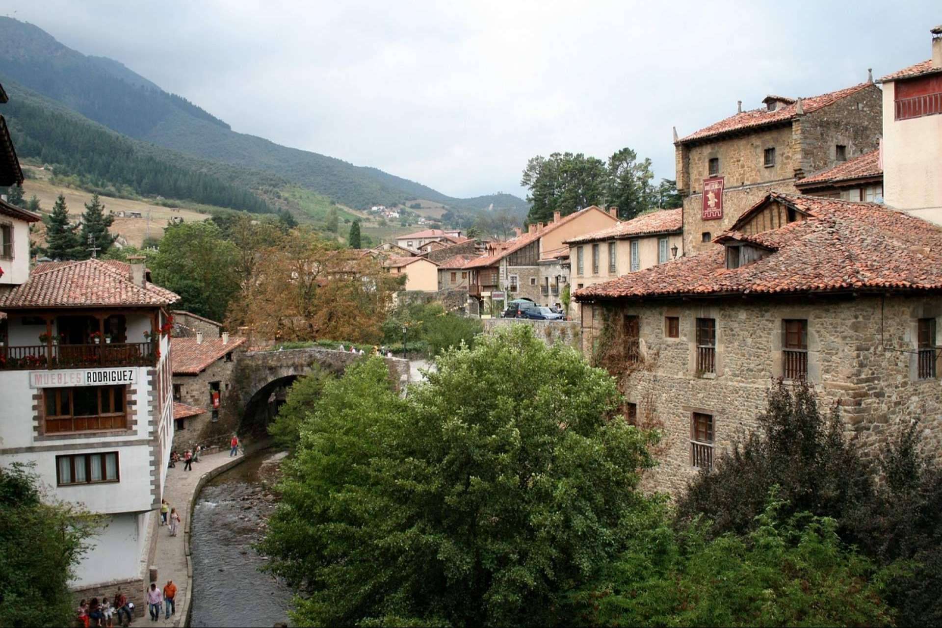 ¿Cuáles son los 10 destinos arquitectónicos para visitar en el norte de España?