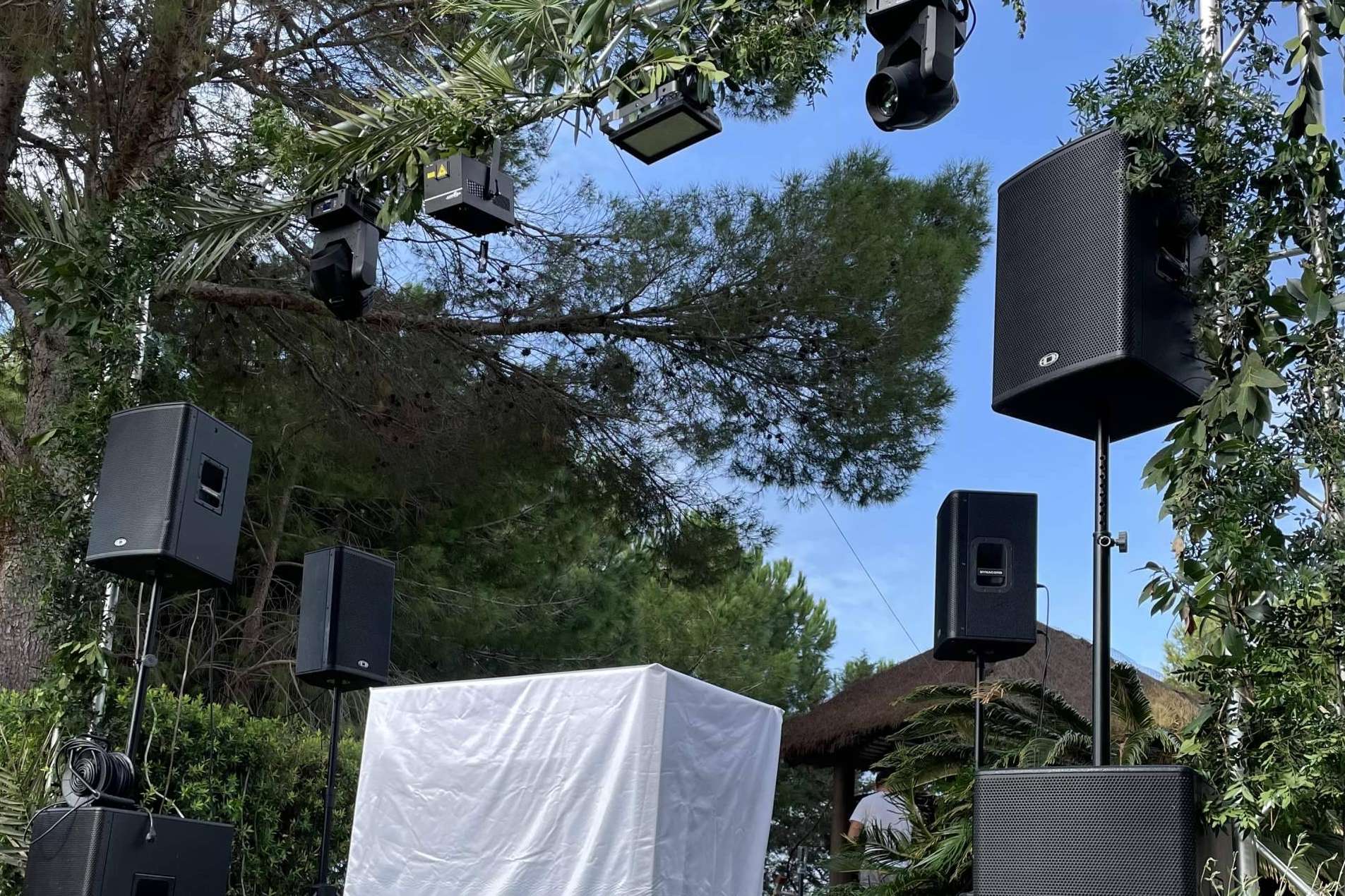 Alquiler sonido Barcelona e Ibiza con la empresa AlquilarSonido