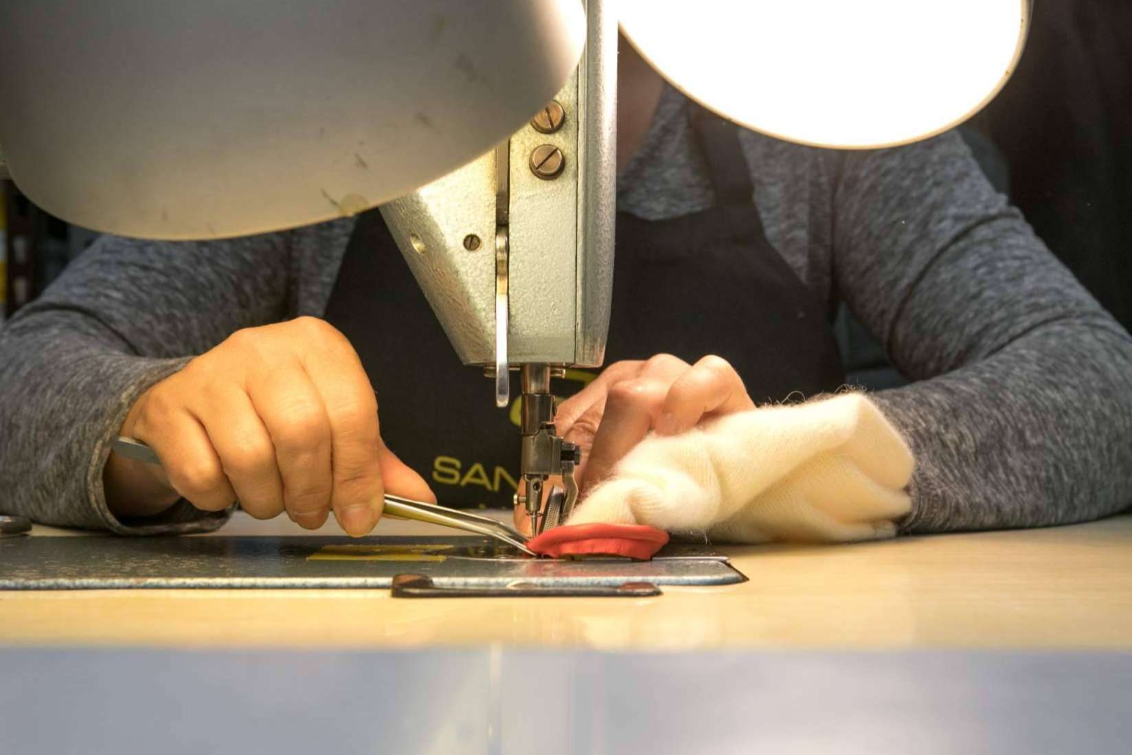 Guantes artesanales de verano en Madrid con Santacana
