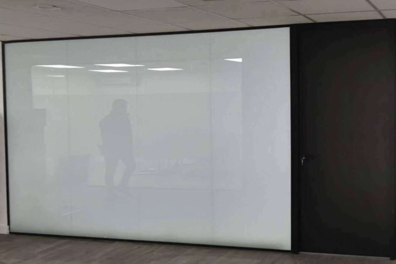 Office Deco es una tienda especializada en la venta de mamparas de oficina