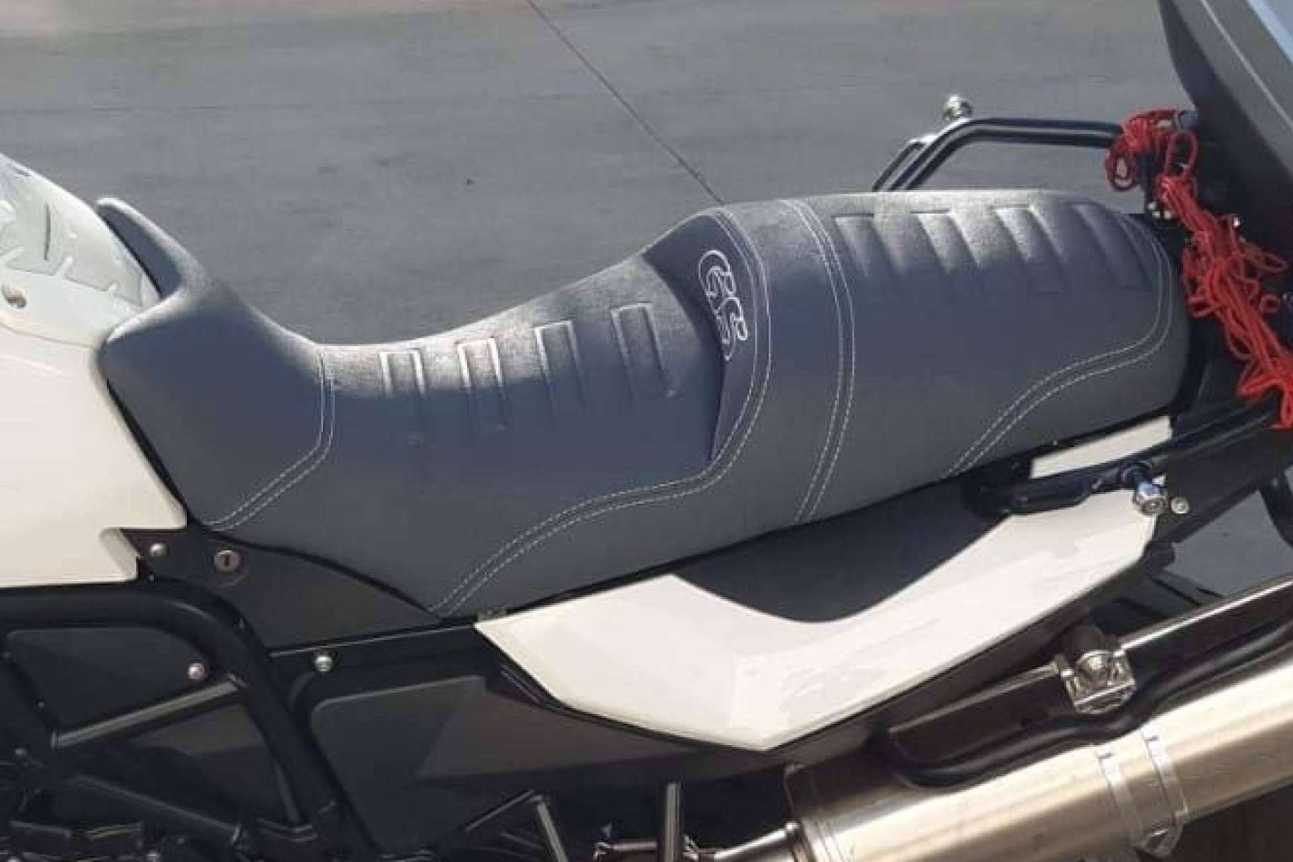 Personalizar la funda de asiento de una moto con JM-FUNDAS