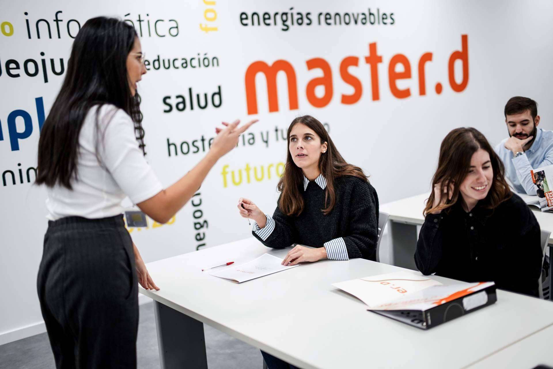 2024 es el año para opositar a maestro de primaria en (casi) todas las CCAA