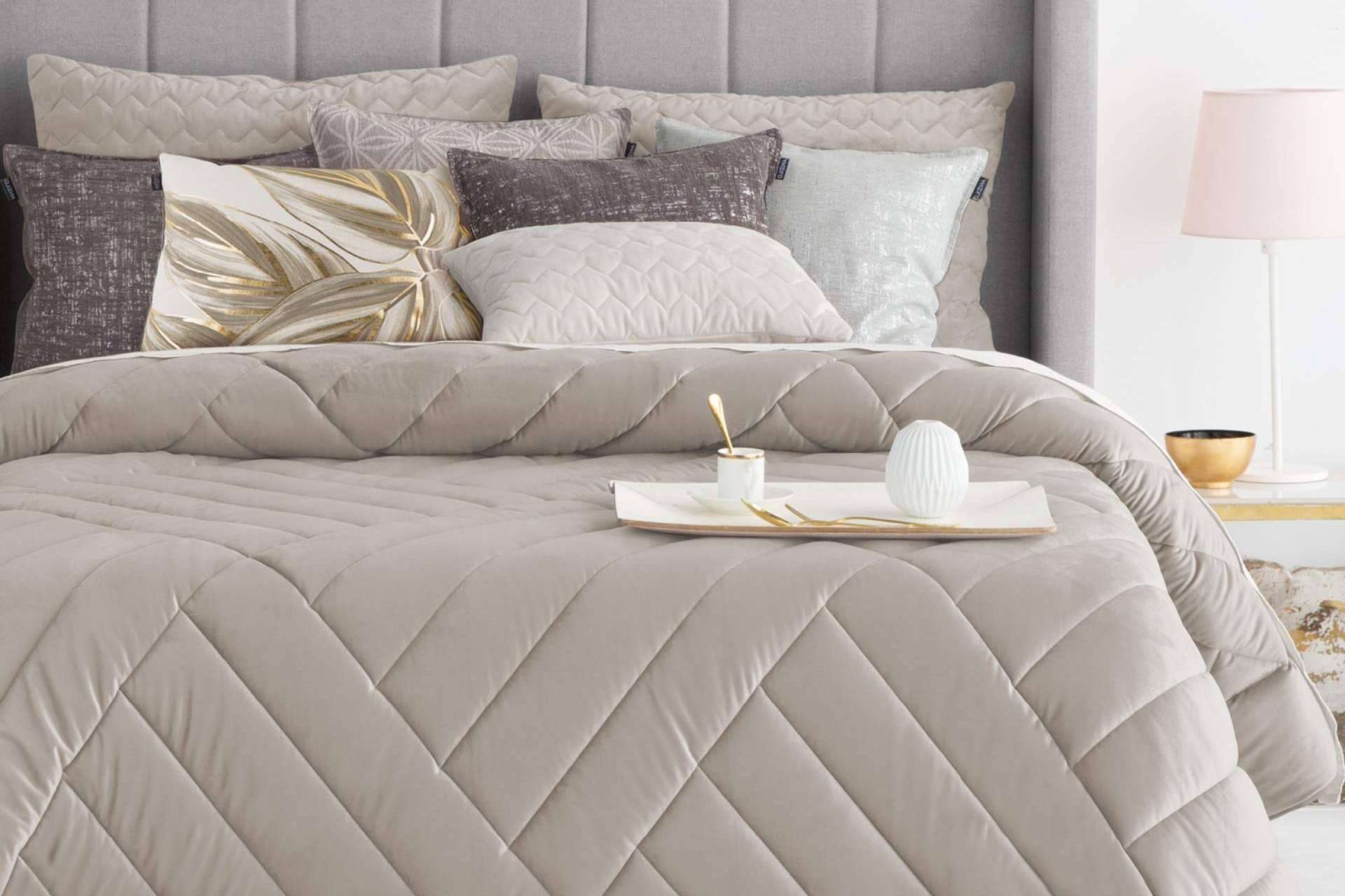 La nueva colección de ropa de cama para vestir el dormitorio de LaNovenaNube
