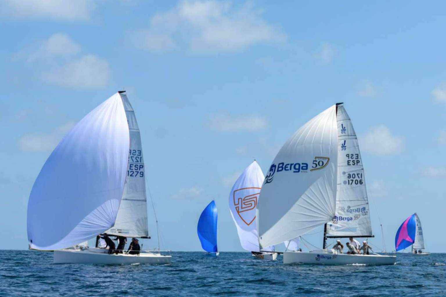 'Tenaz', campeón de España de J70 y 'HangTen-Hnos.Berga' segundo, empatado con 'HSN'