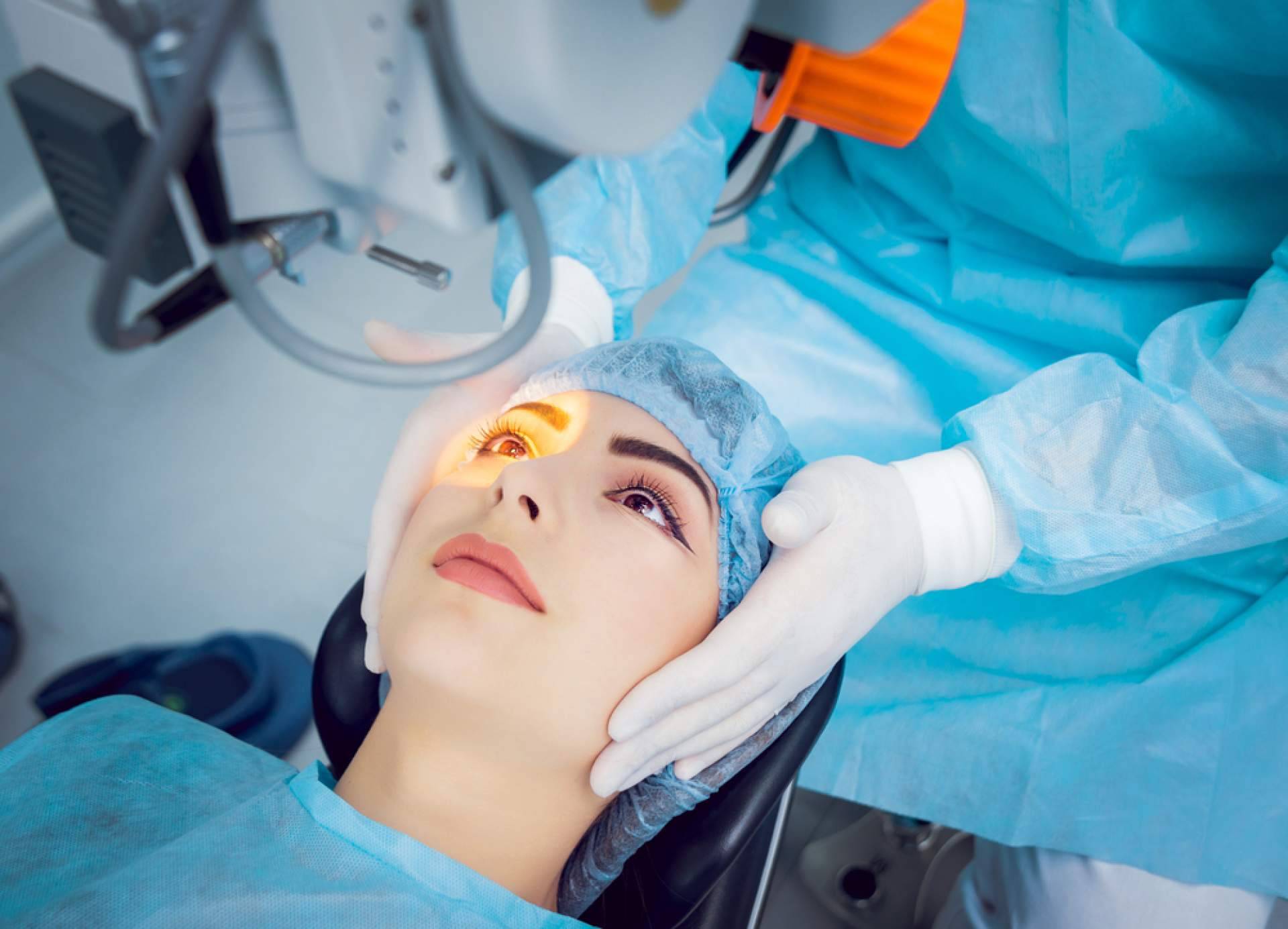 Cirugía de la catarata con lentes multifocales con el Departamento de Oftalmología del Hospital Universitario Dexeus