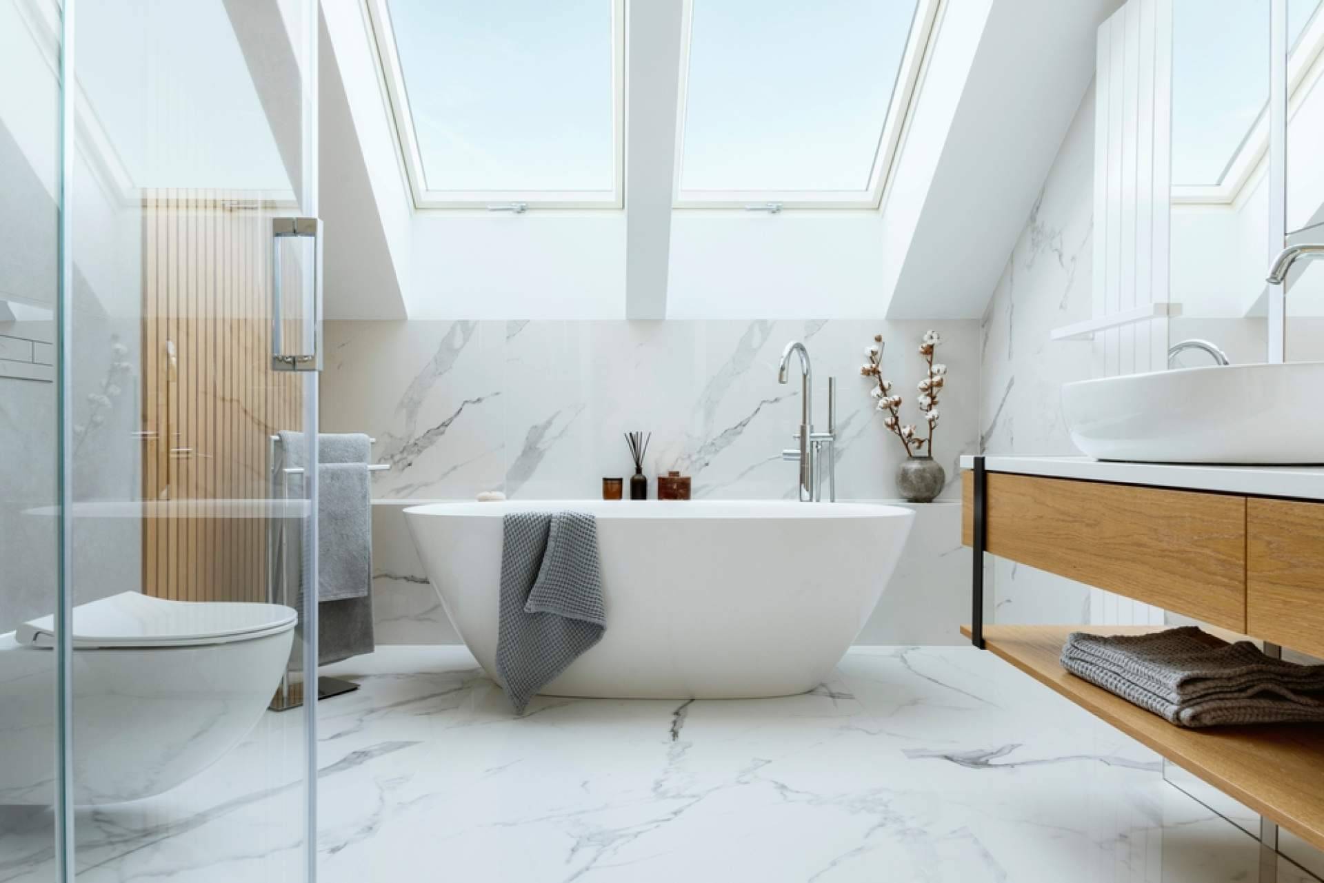 Amplia variedad de muebles de baño suspendidos y con patas, en Bañoweb