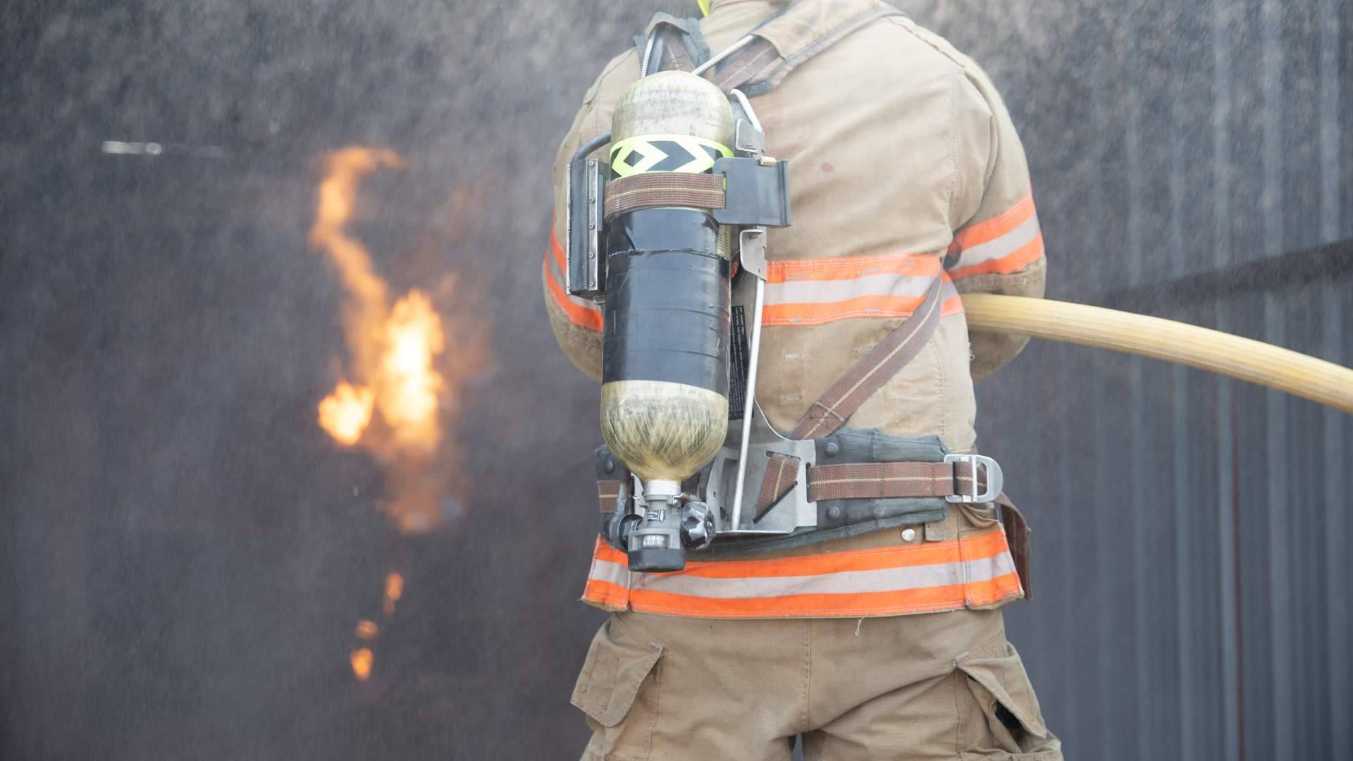Las pruebas físicas que deben superar los opositores a bombero