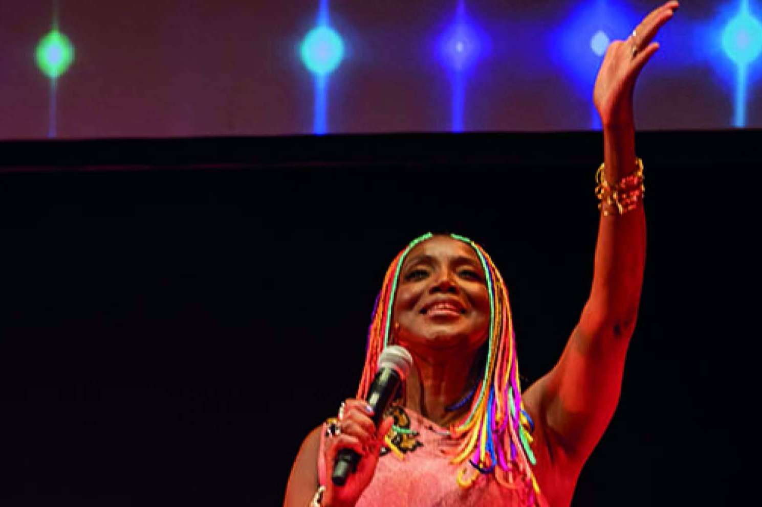 El Premio Lucrecia Latino de Oro busca distinguir al talento emergente en la próxima edición de los Premios Latino