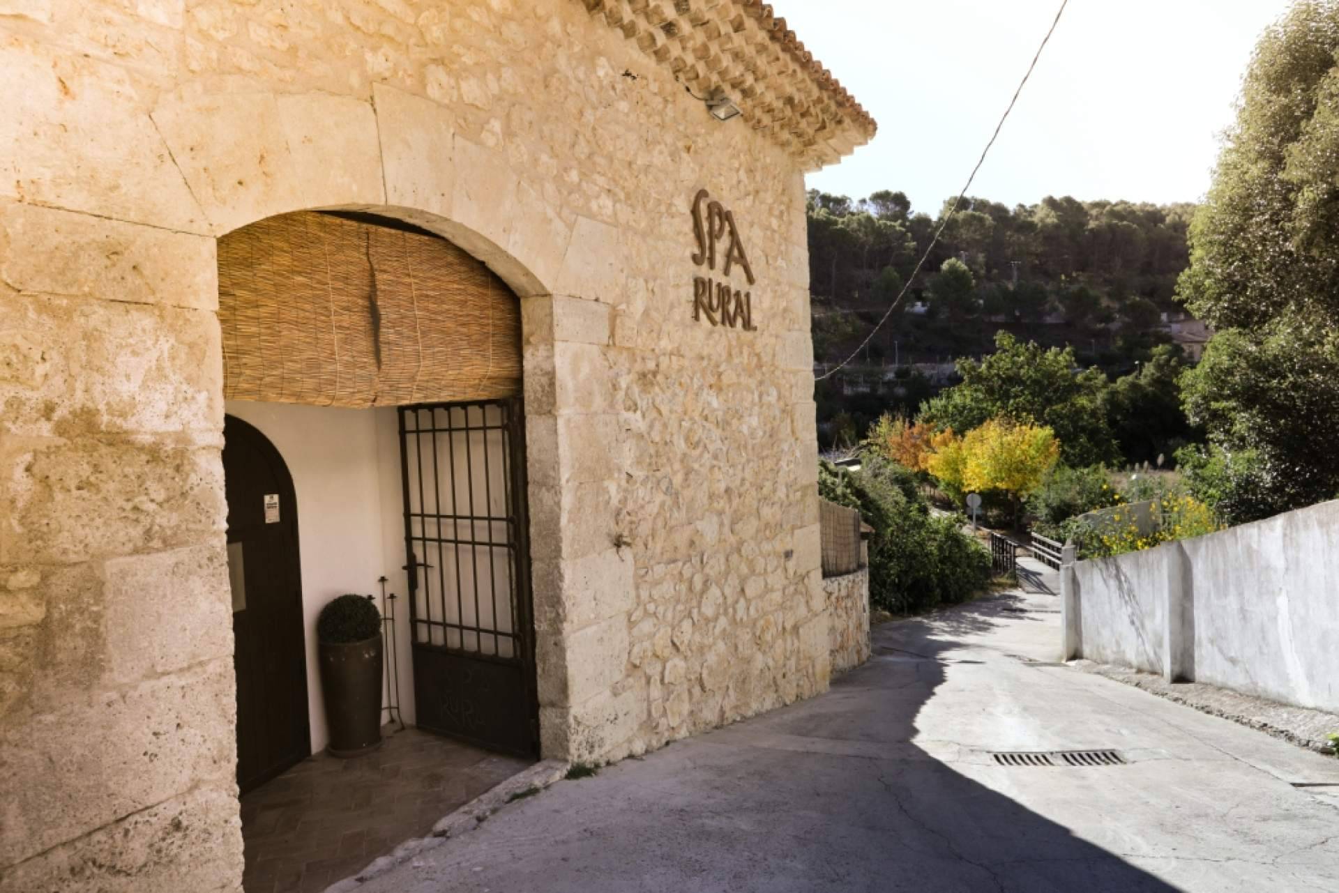 Spa Rural Pastrana destaca con sus zonas de baño naturales, masajes y tratamientos de spa