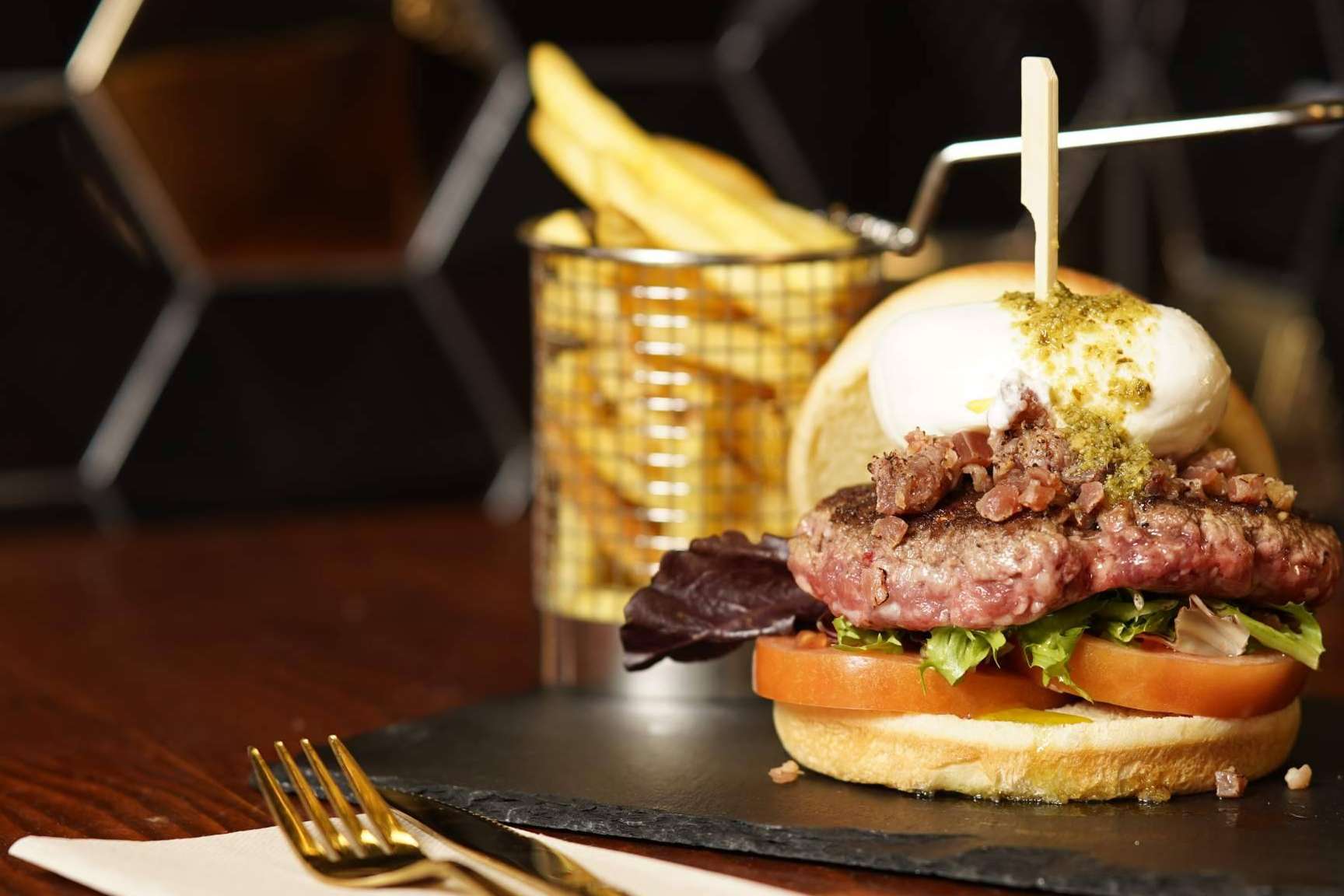 El mercado gastronómico de Madrid recibe a New York Crush, una hamburguesería de estilo neoyorkino