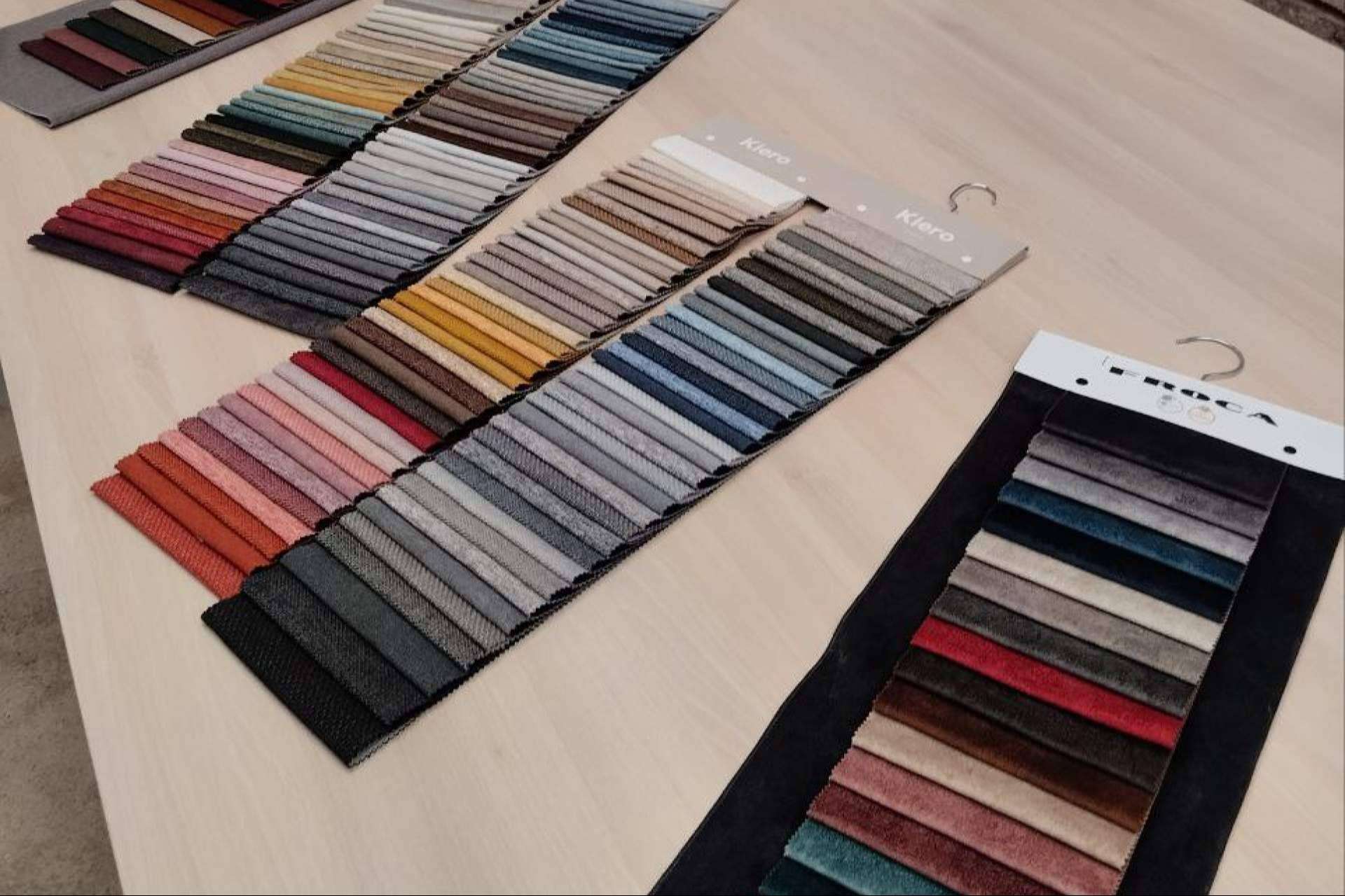 Sofás Home & Decor y su amplio catálogo de telas de diversos colores y texturas