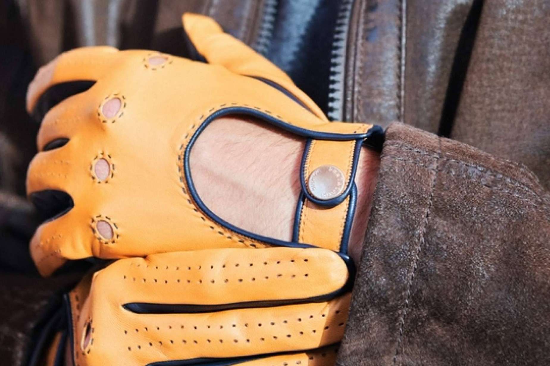 Santacana ofrece guantes de conducir para coche y moto, elaborados de forma artesanal con gran dedicación y calidad
