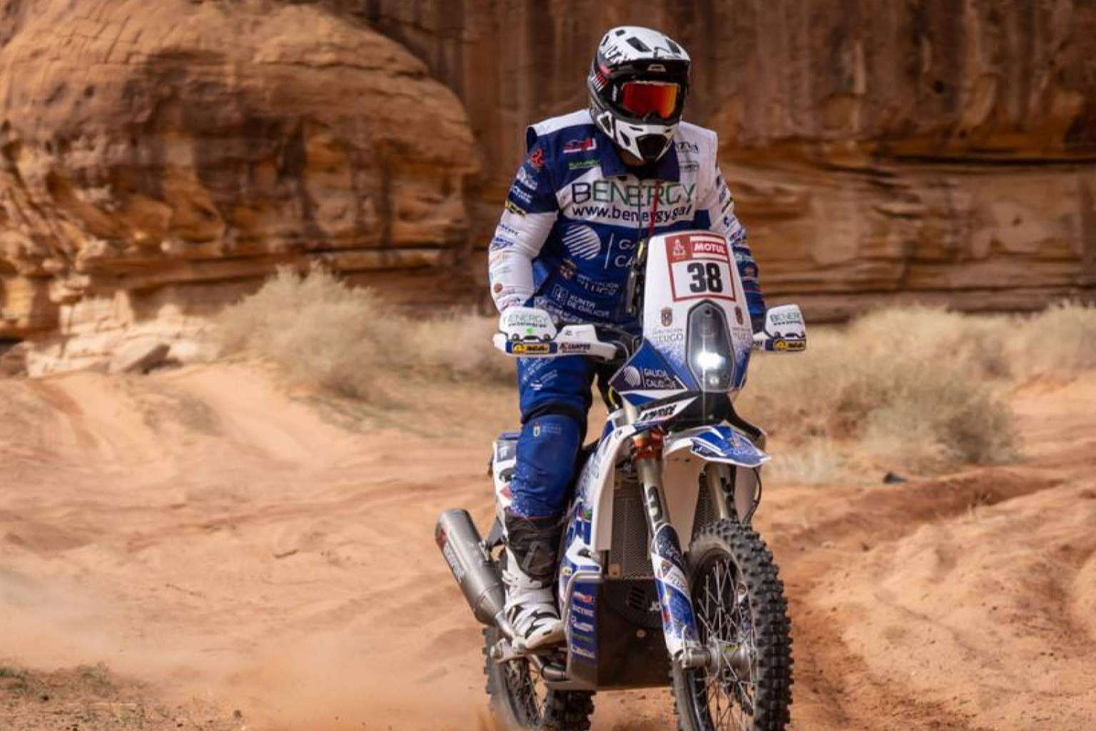 ADHESIVOSEMBARRADOS, la tienda especializada en personalización de prendas para motocross