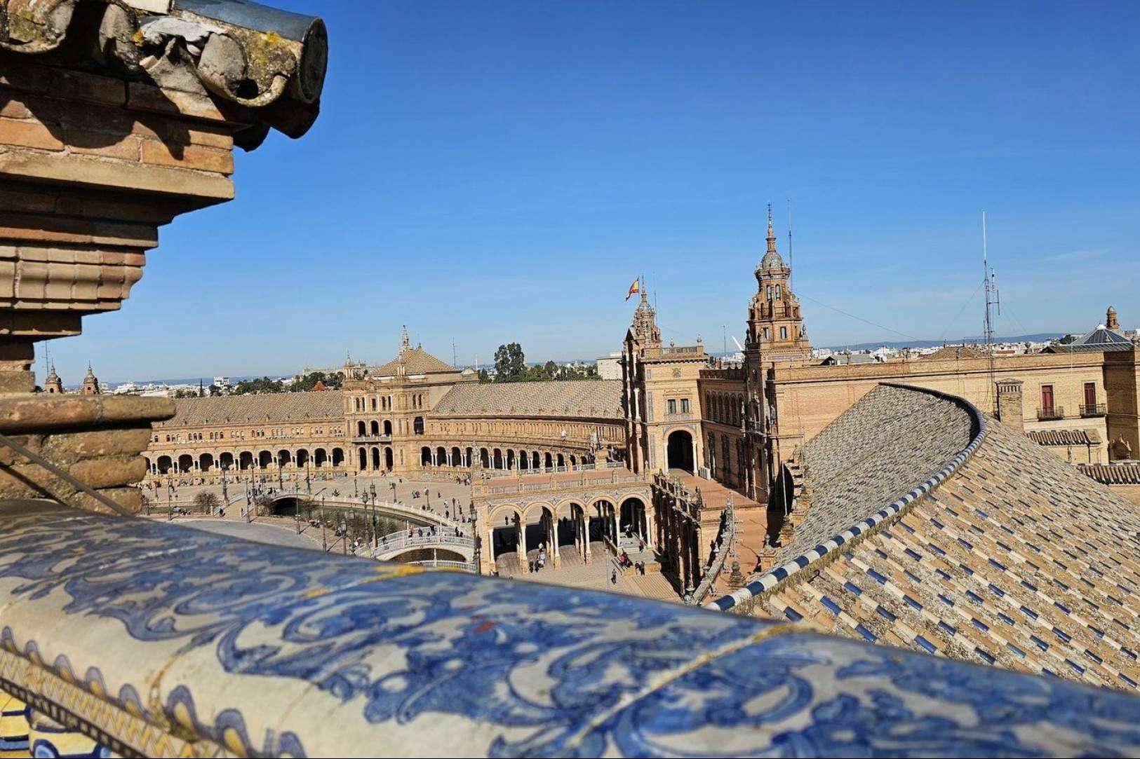 Sumiserán S.L contribuye en la restauración de patrimonio histórico, esta vez en la plaza de España de Sevilla