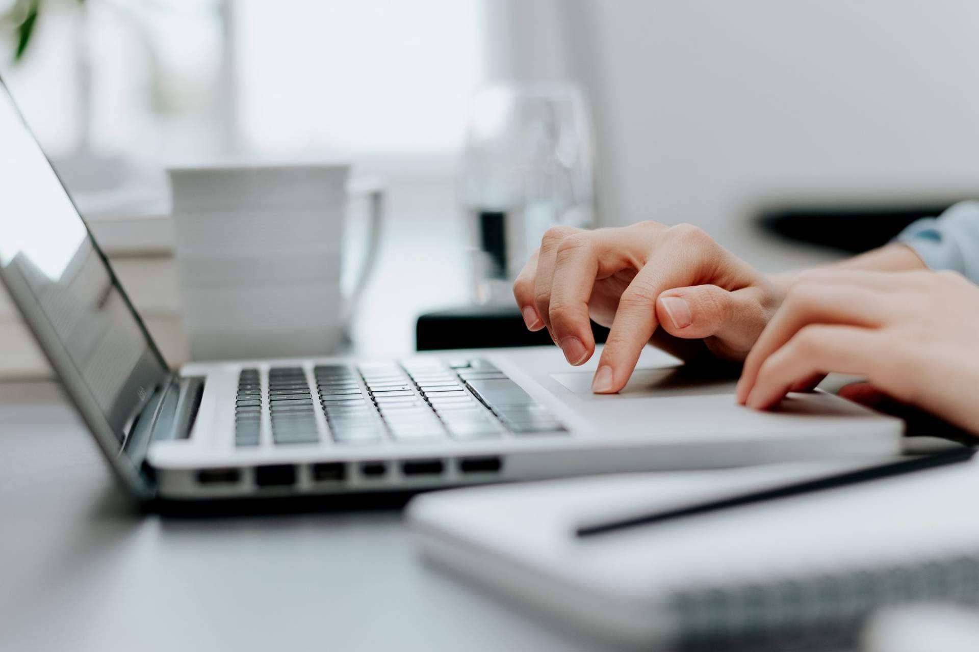 ¿Cómo funciona el administrativo online de Mi Asistente Virtual?