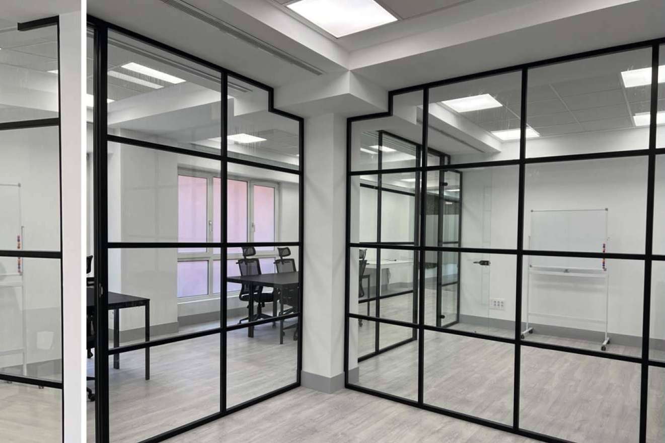 Mamparas de oficina con tecnología de avanzada, en Office Deco