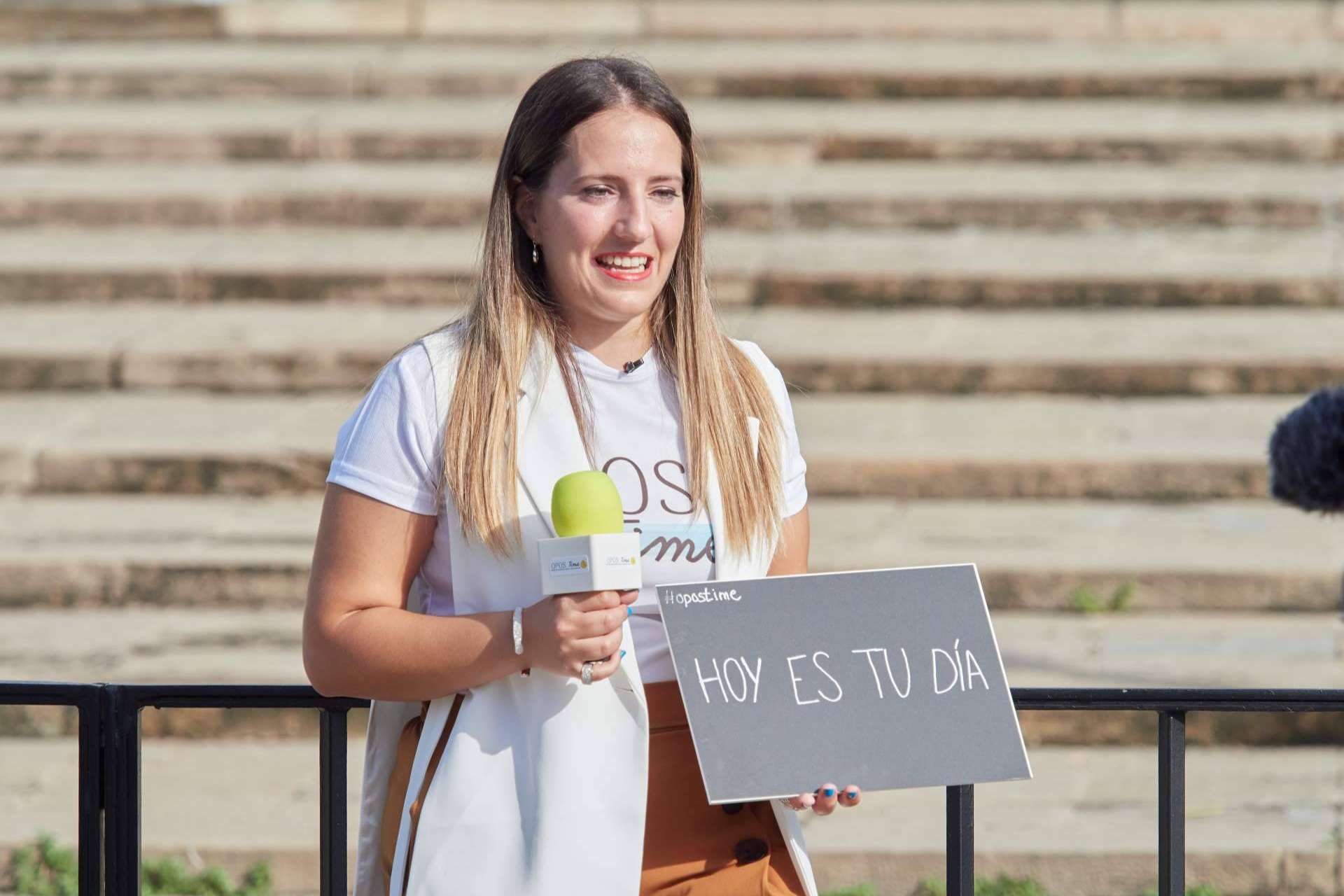 Una oportunidad histórica de empleo público, ser administrativa estudiando sólo 150 páginas con los resúmenes Opostime