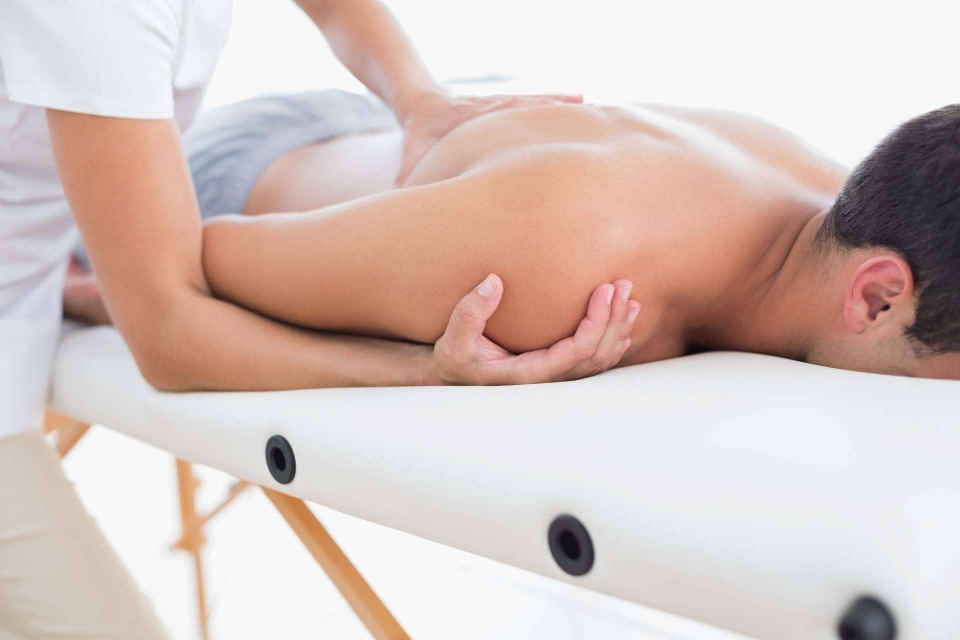 MasterD ofrece un curso online de quiromasaje que abre infinitas puertas de inserción laboral