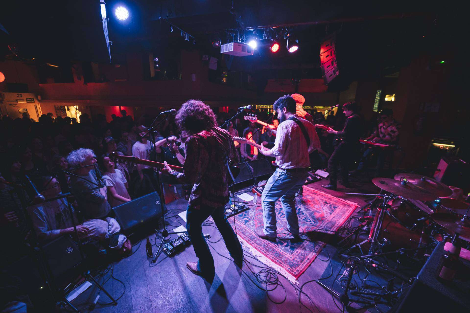 Servicios integrales para bandas emergentes, artistas y creadores de eventos y espectáculos