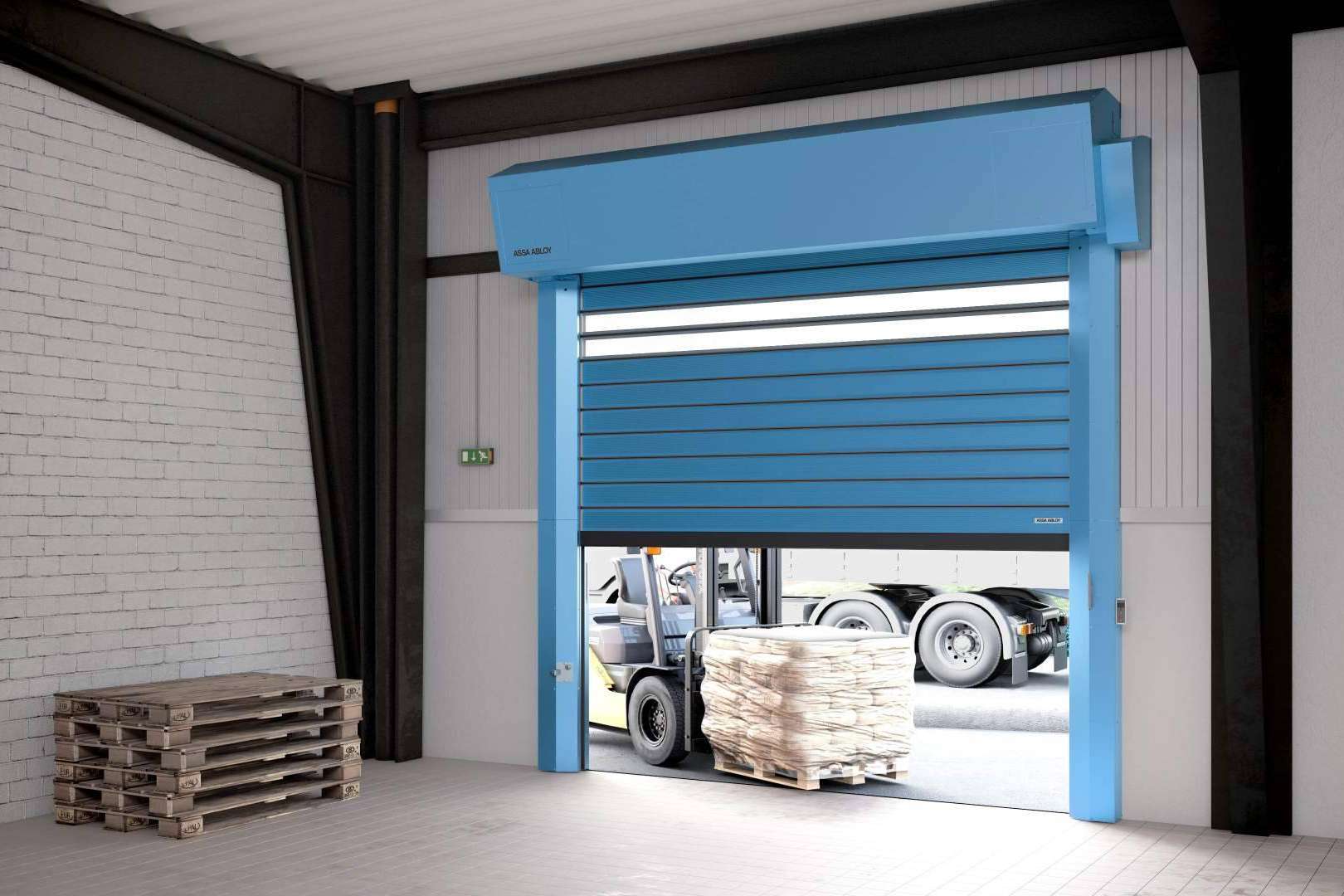 Características de la puerta rápida exterior RR5000, que mejora la operatividad y eficiencia energética en las industrias