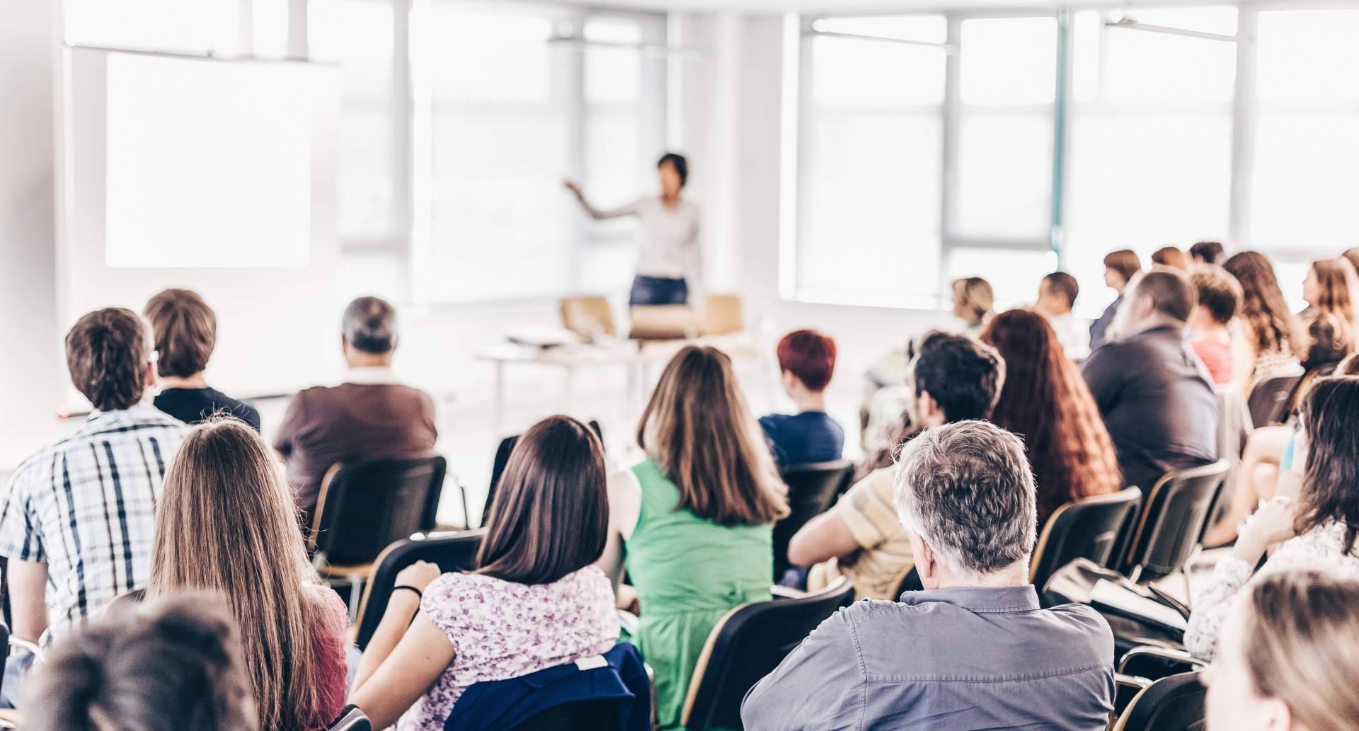 Cómo organizar cursos bonificados para empresas