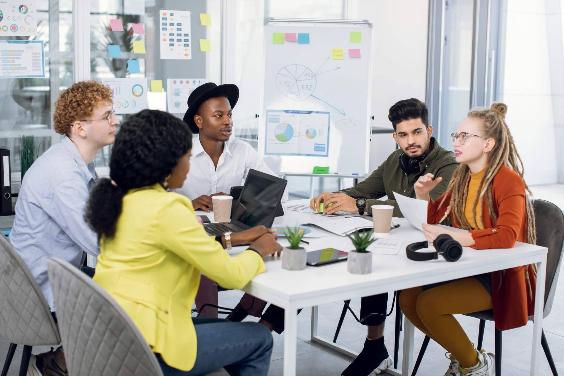 Tendencias y estrategias que marcarán el rumbo de la publicidad digital 2025