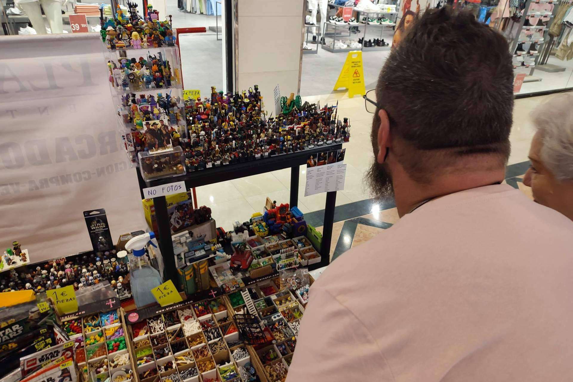 Nueva temporada del coleccionismo en el centro comercial Plaza Loranca 2 de Fuenlabrada.