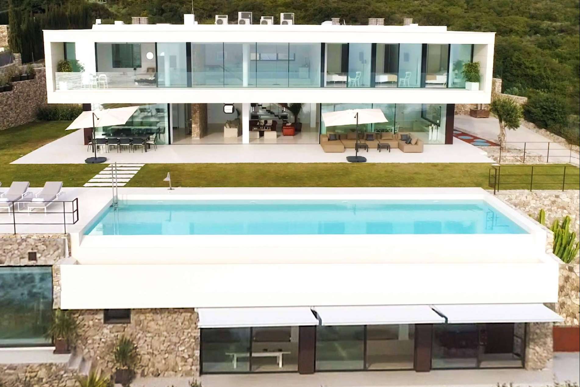 Villa Alkaram es un chalet de lujo que permite disfrutar al máximo de la costa gaditana