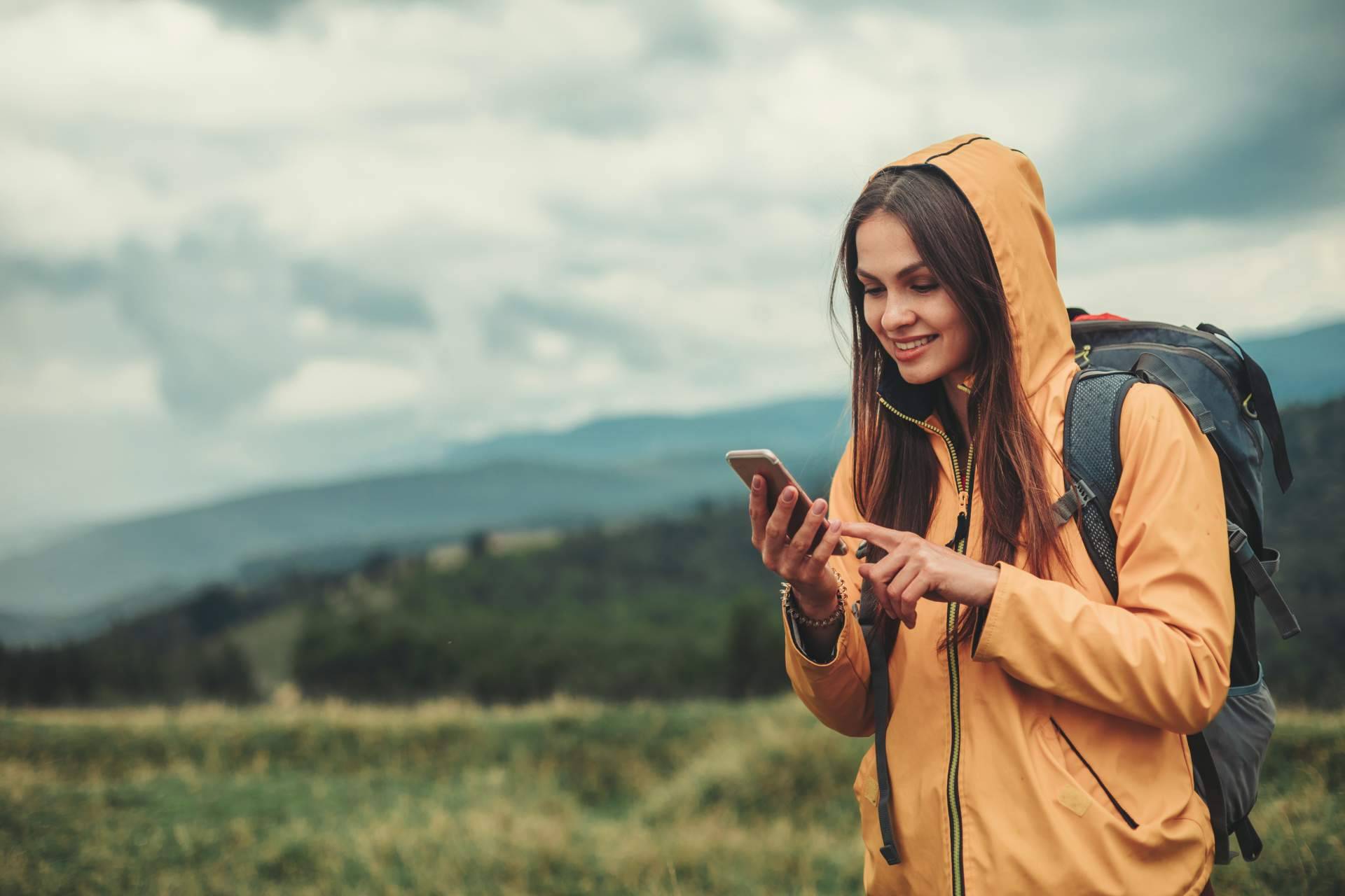 Conexión a internet móvil, beneficios e inconvenientes en la era actual