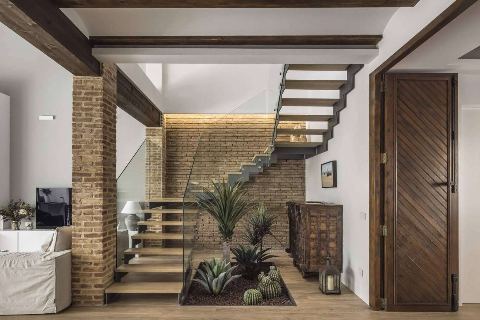 Elegancia y comodidad en Benimaclet; Una vivienda con jardín y terraza para disfrutar