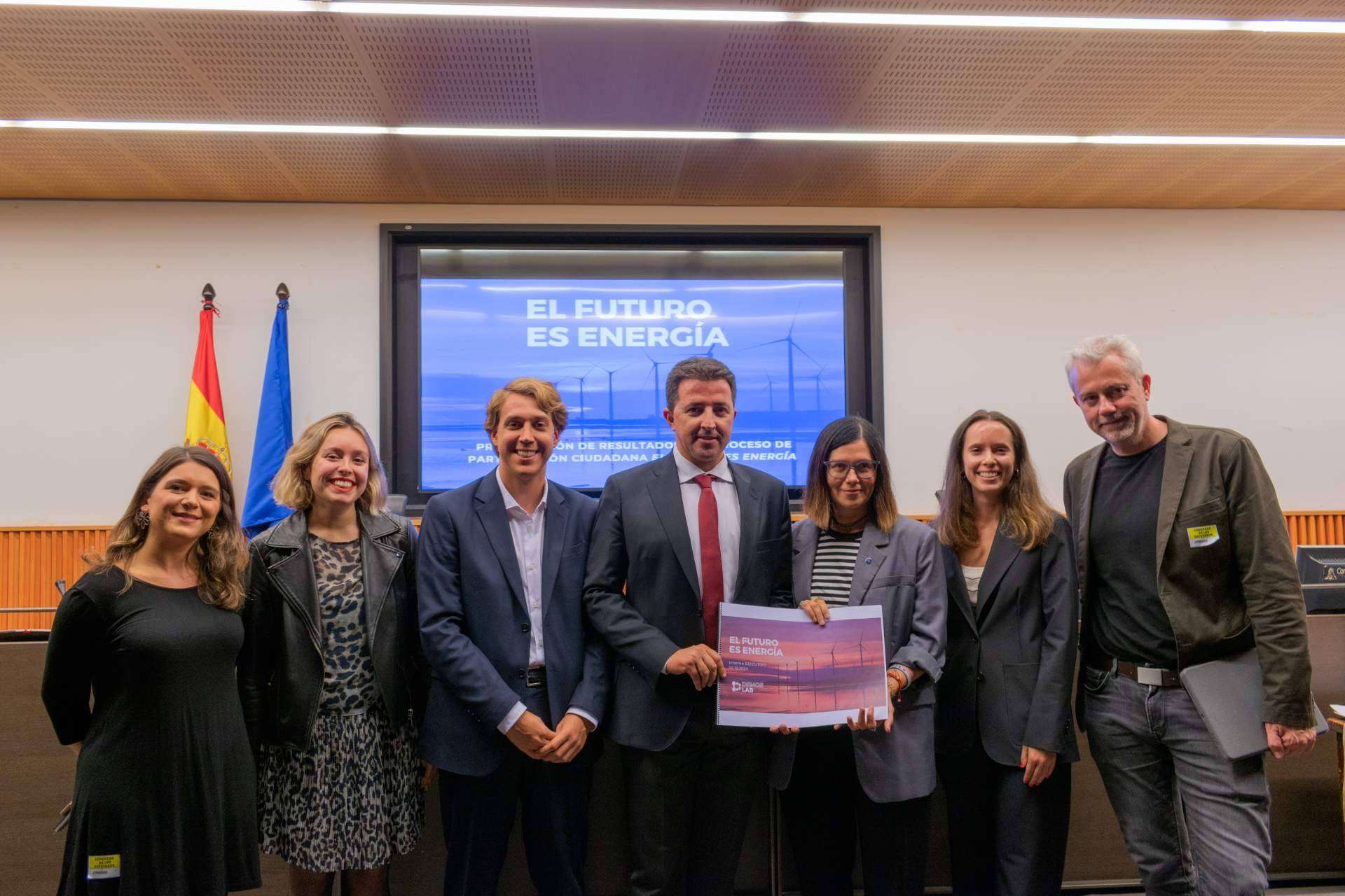 Demos Lab recoge los criterios de la juventud sobre la transición energética y el papel de las empresas de combustibles fósiles en el proceso