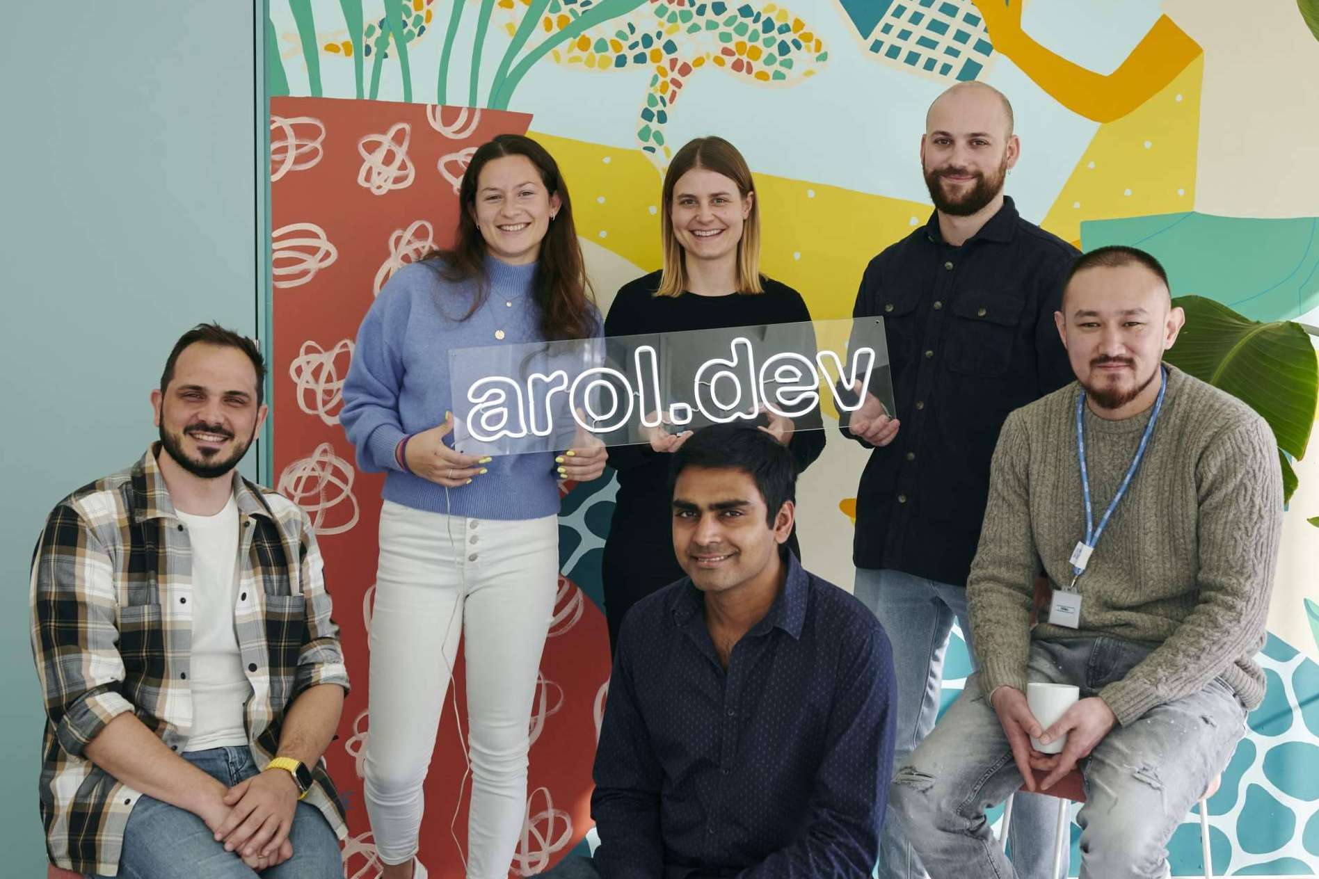 Transformando procesos de Onboarding técnico de nuevos ingenieros en empresas tecnológicas con arol.dev