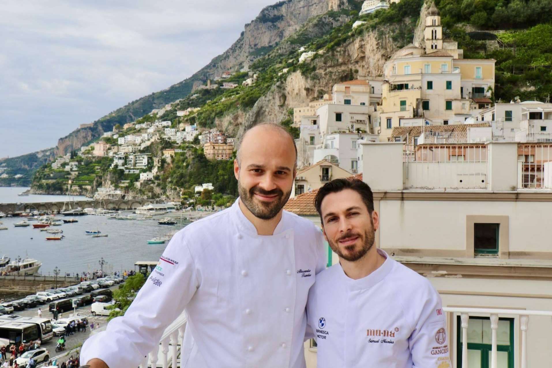 El encuentro de Sensi* y MU.NA* en Amalfi mostró la cocina con el auténtico cangrejo real, CHATKA