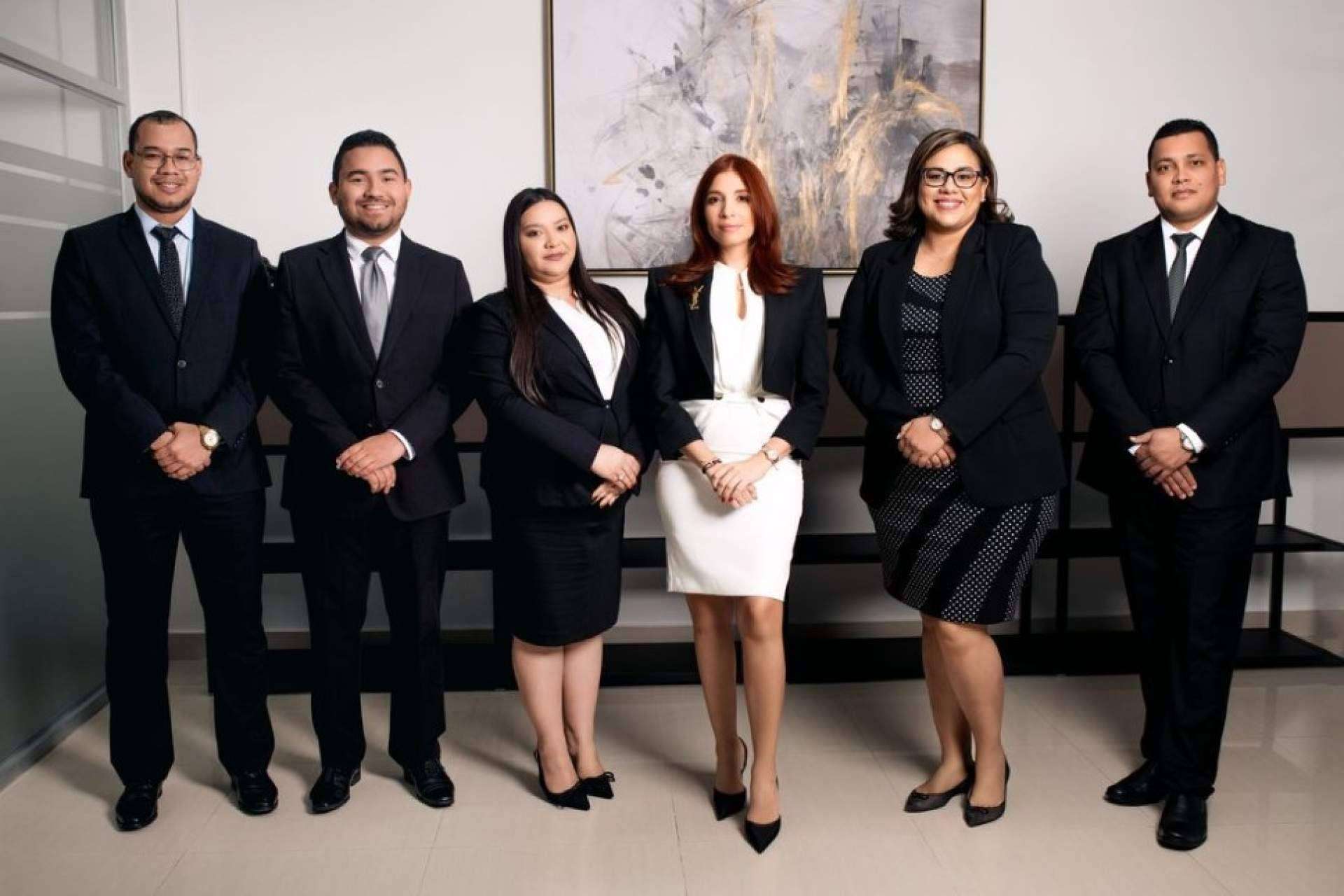 Odila Castillo; experiencia y liderazgo en Derecho Administrativo en Panamá
