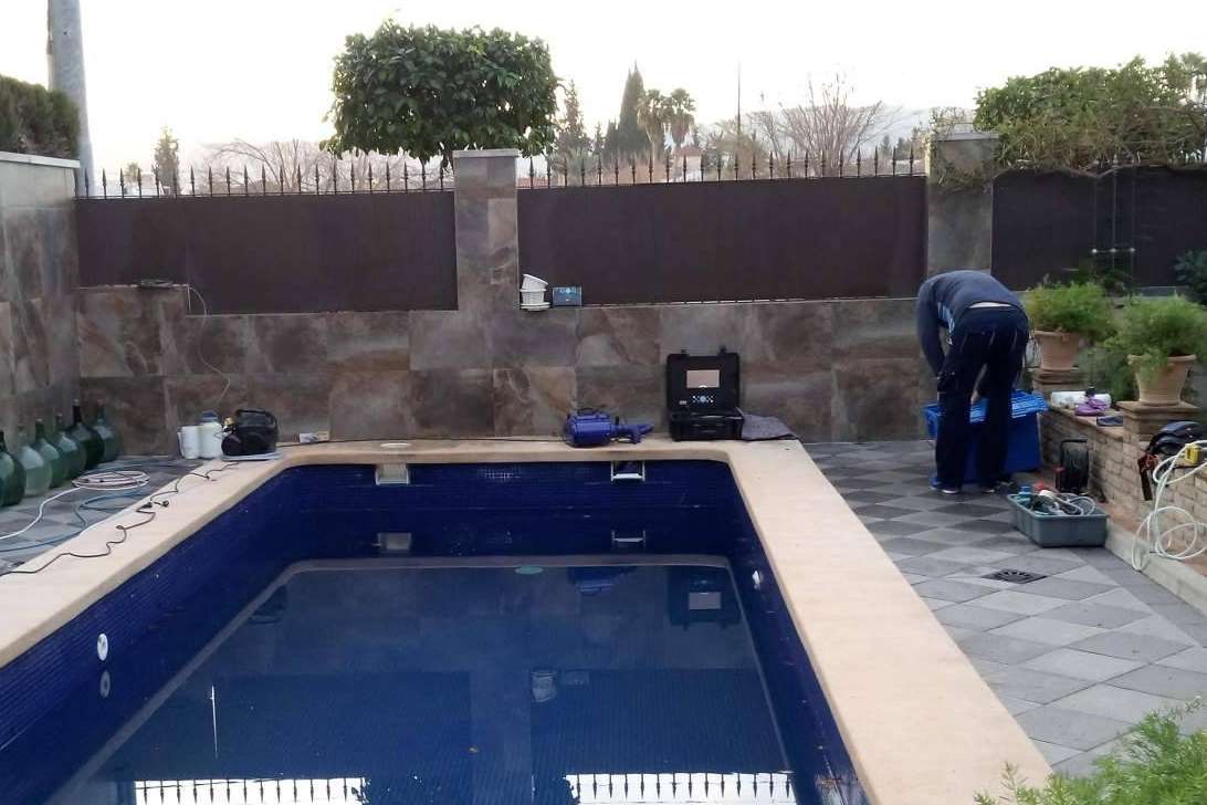 Reparar grietas de piscinas sin obras, la propuesta innovadora de TELEFUGA