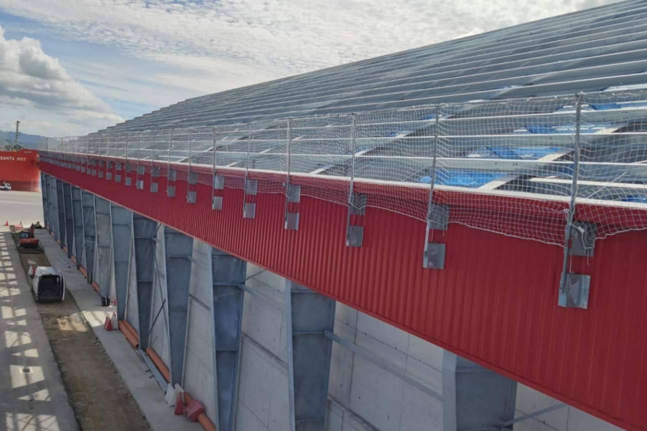 Redes y Protección refuerza la seguridad en la construcción industrial con redes horizontales y perimetrales