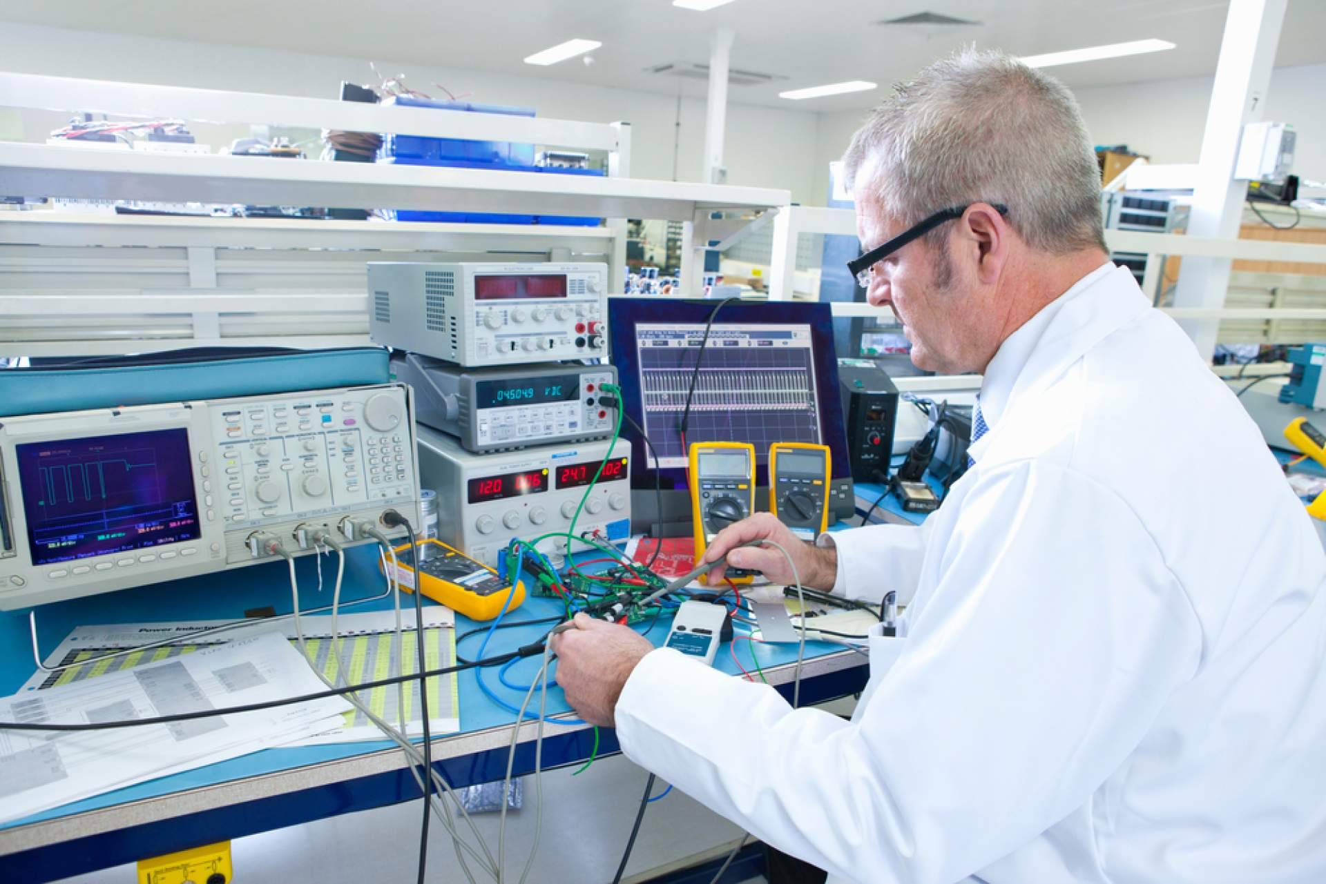 Seguridad en laboratorios, equipos de protección microbiológica y química de Pidiscat