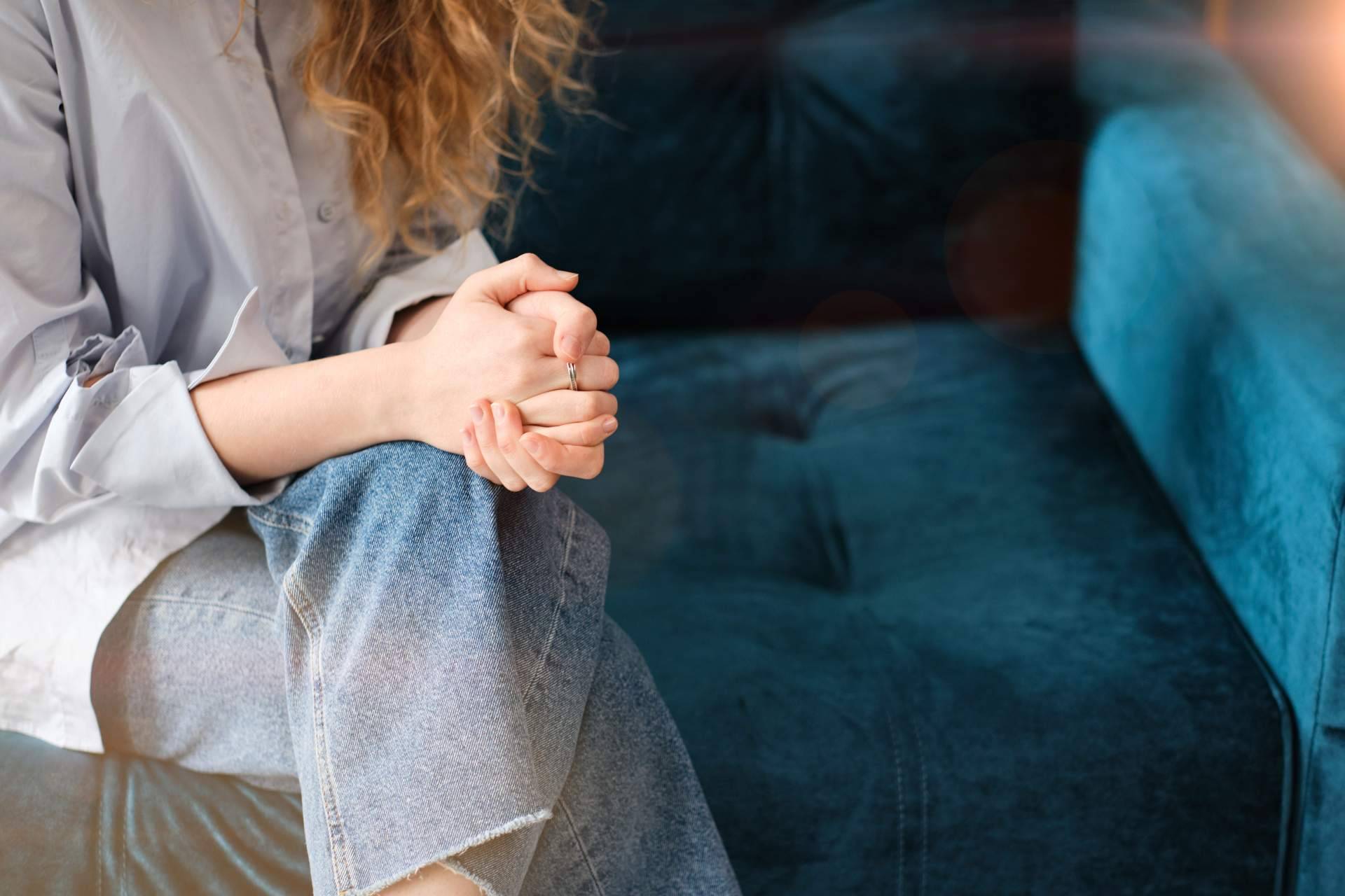 Cómo la terapia cognitivo-conductual ayuda a mejorar la gestión emocional