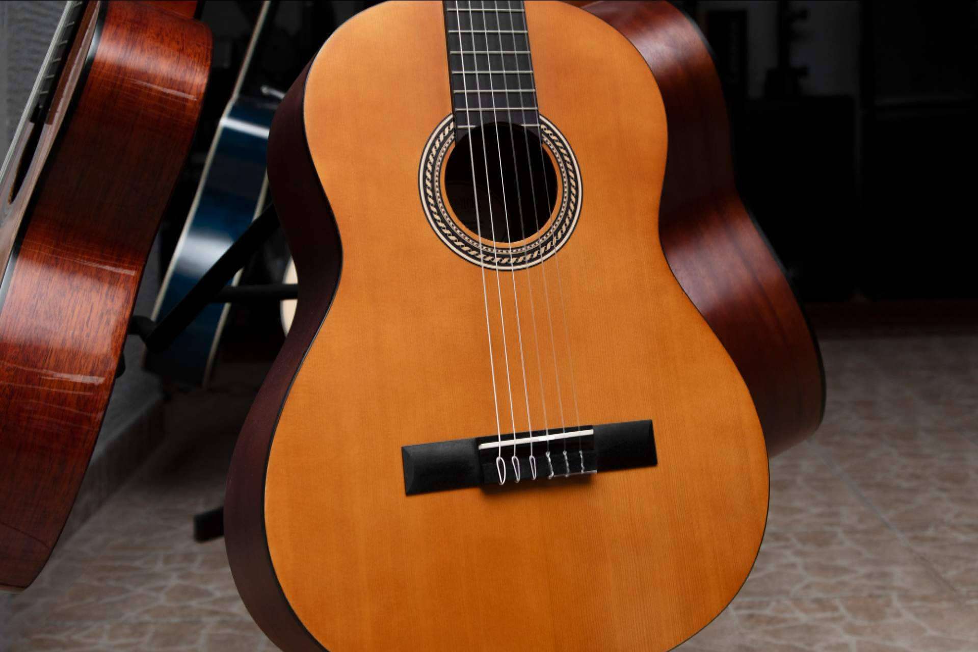 Aprendeguitarra.es y la UHU amplían el acceso al flamenco con formación online exclusiva