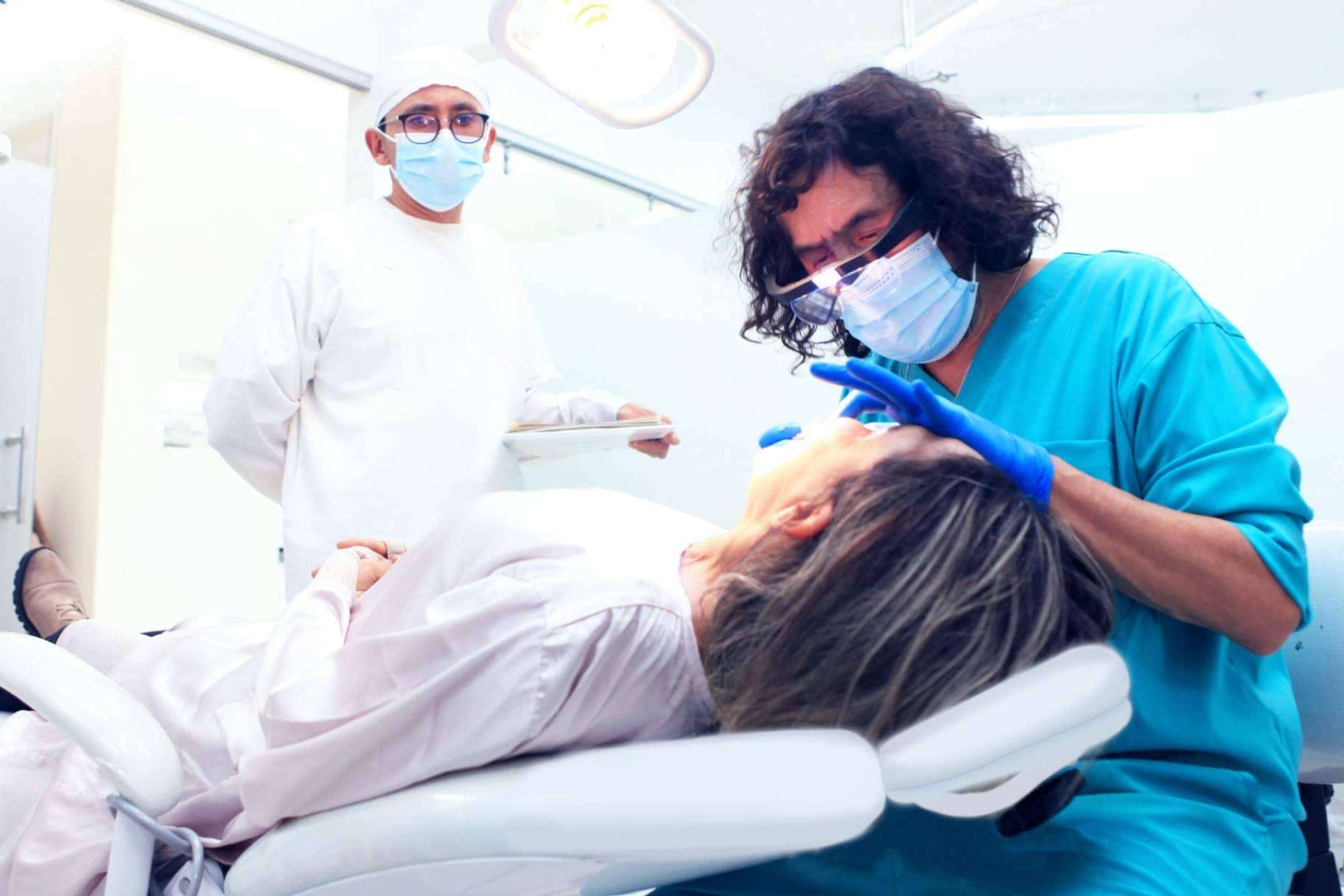 Cuándo es recomendable acudir al odontólogo para una limpieza dental