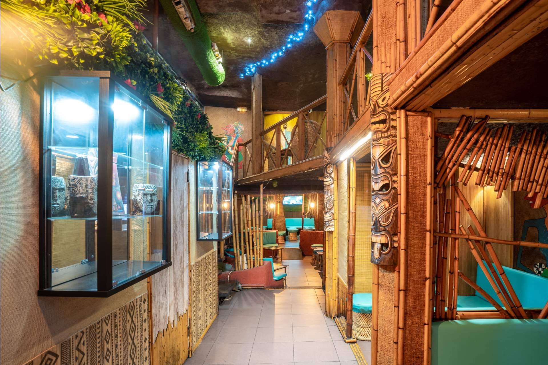 Kahiki ofrece una auténtica experiencia de coctelería hawaiana en el corazón de Barcelona