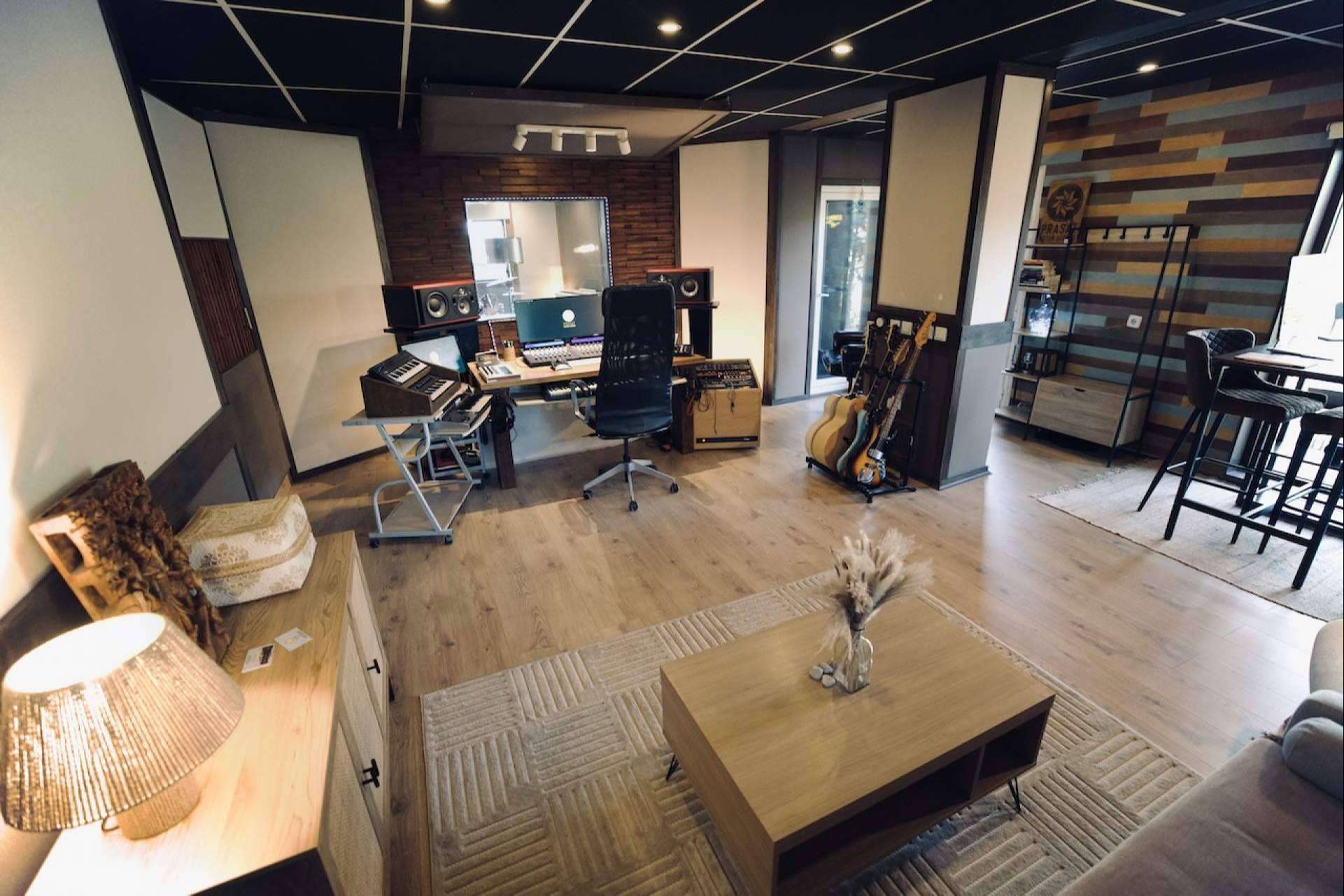 Prasat Bayon Studio; Un refugio creativo para singer-songwriters del siglo XXI