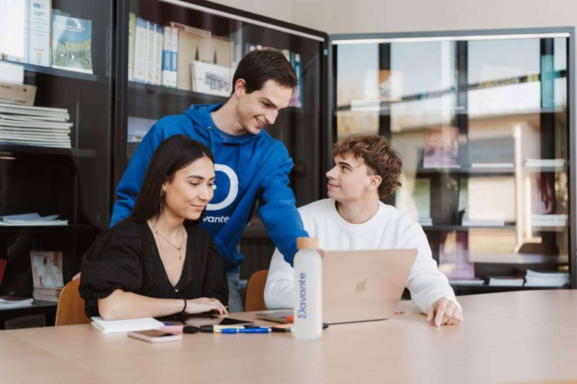 La FP, la formación con mayores perspectivas de empleo en el futuro