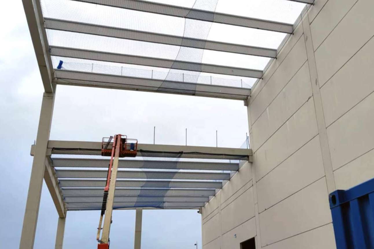 Redes de seguridad en obra, por qué es fundamental confiar en instaladores especializados