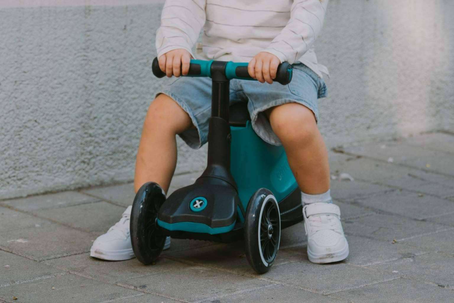Claves para elegir el primer patinete para el bebé