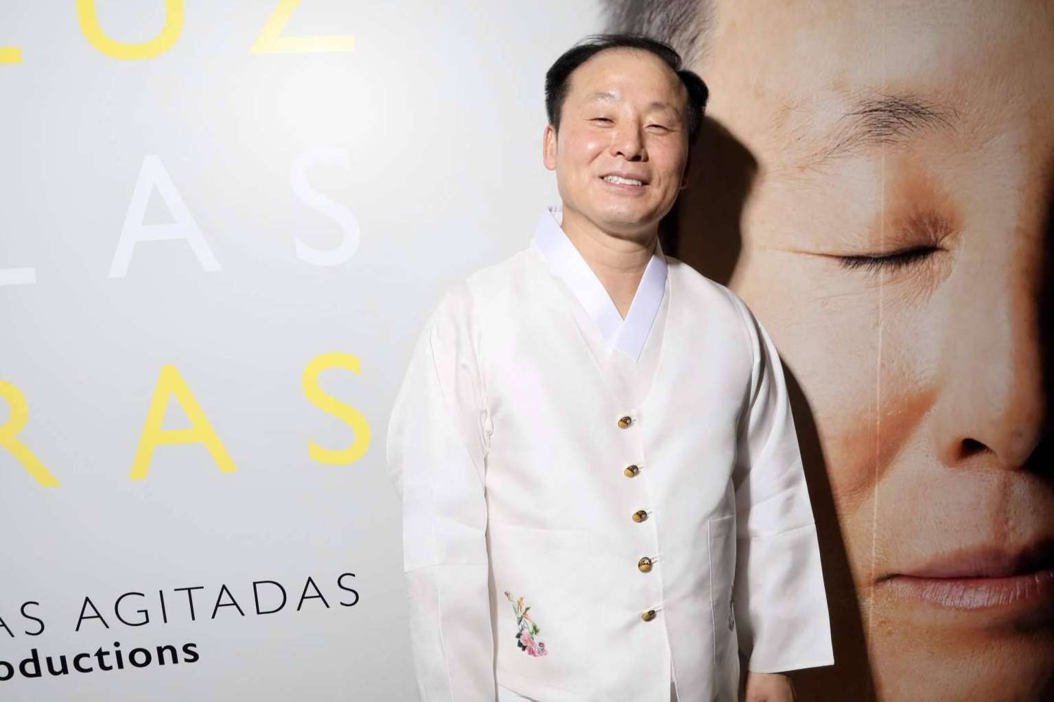 ‘De la Luz y de las Sombras’, el documental español que profundiza en el lenguaje del universo de la mano del maestro espiritual Master Oh