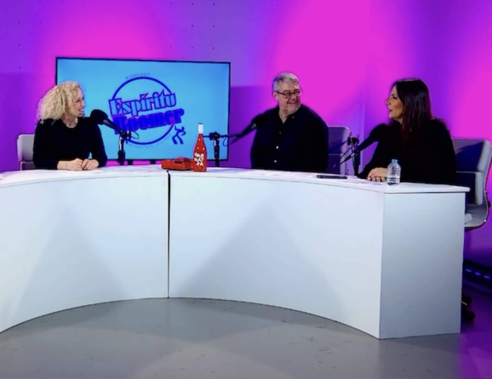 El videopodcast 'Espíritu Boomer' lanza camisetas solidarias en apoyo a las personas mayores que viven solas
