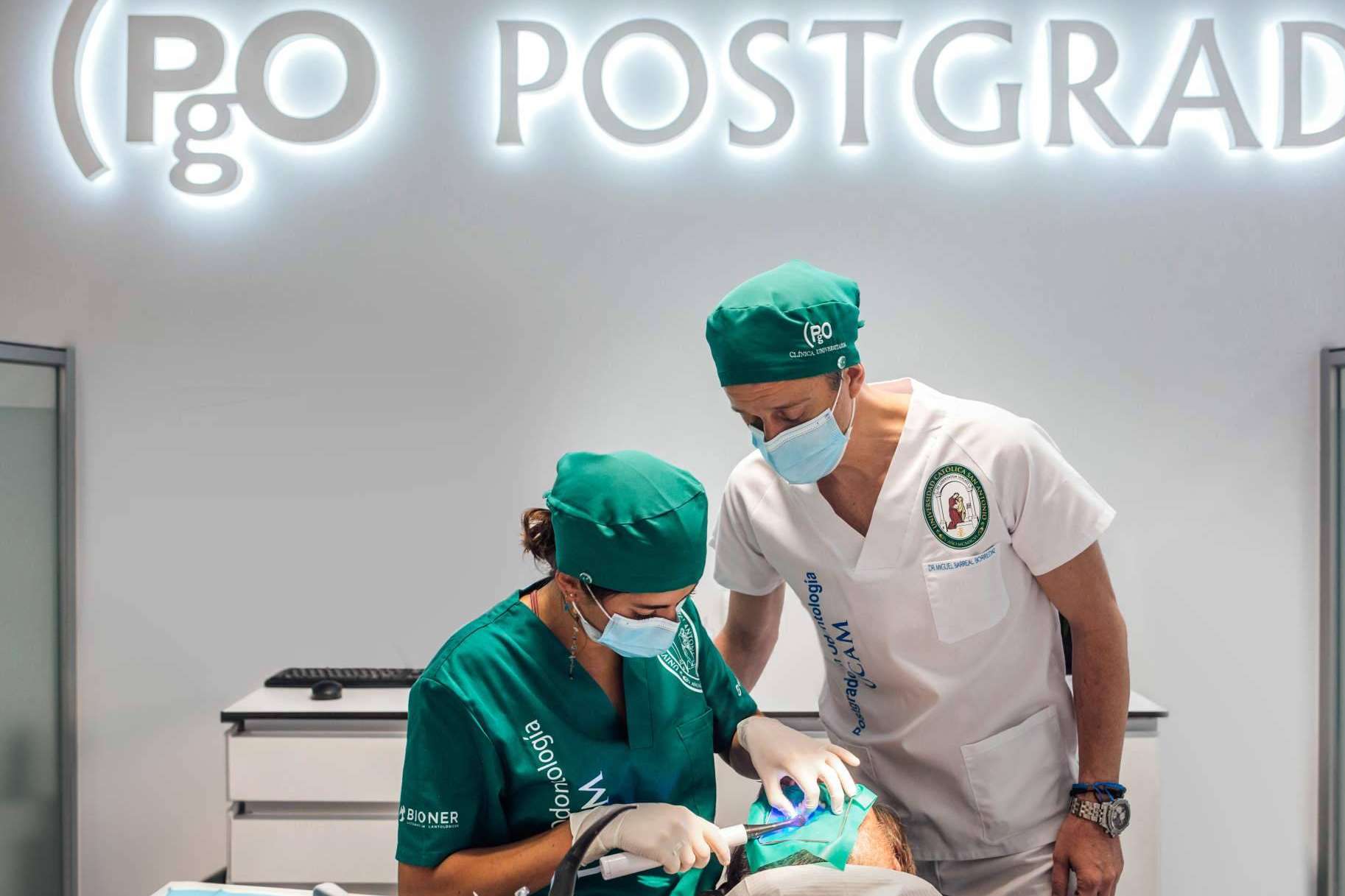 Especialización en odontología con PgO UCAM