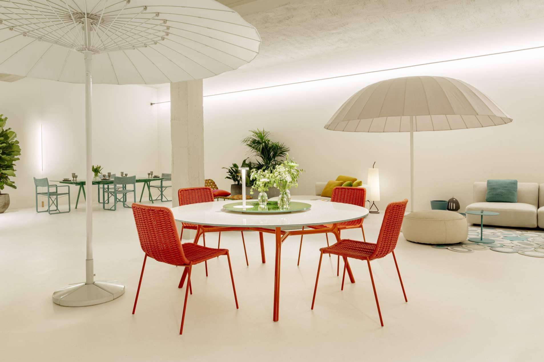 Diseño y técnica se encuentran en la exposición de Paola Lenti en NAHARRO